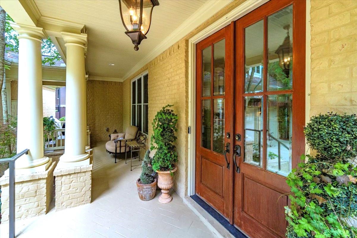 1020 HOMESTEAD image 3