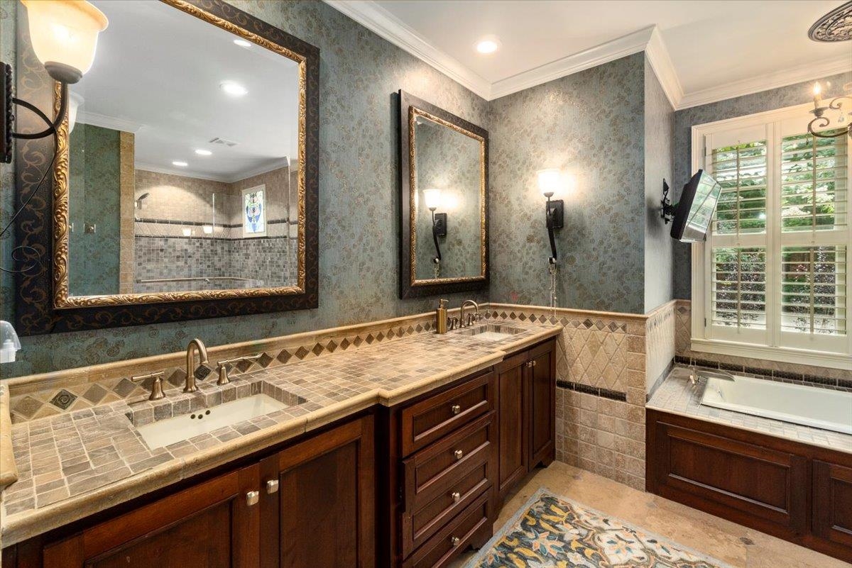 1020 HOMESTEAD image 21