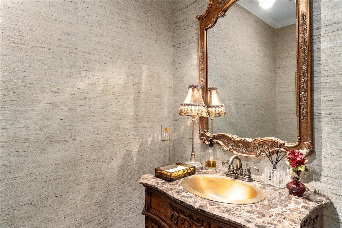 1020 HOMESTEAD image 5