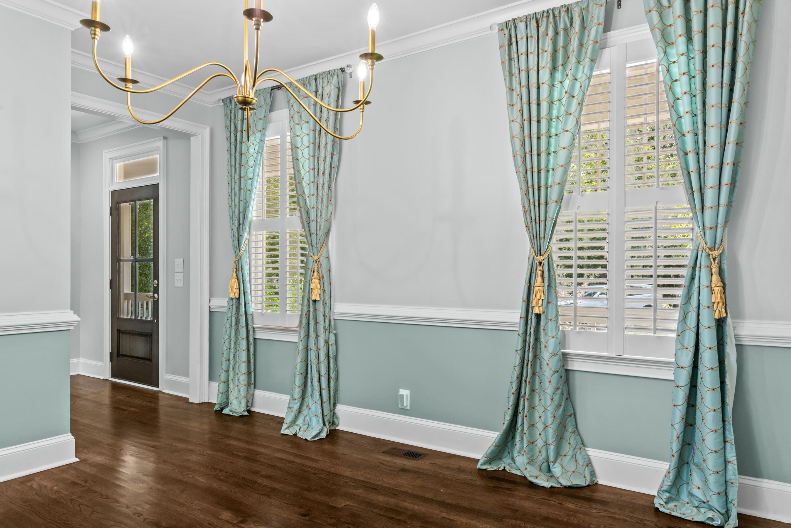 112 PORTERFIELD DRIVE image 9