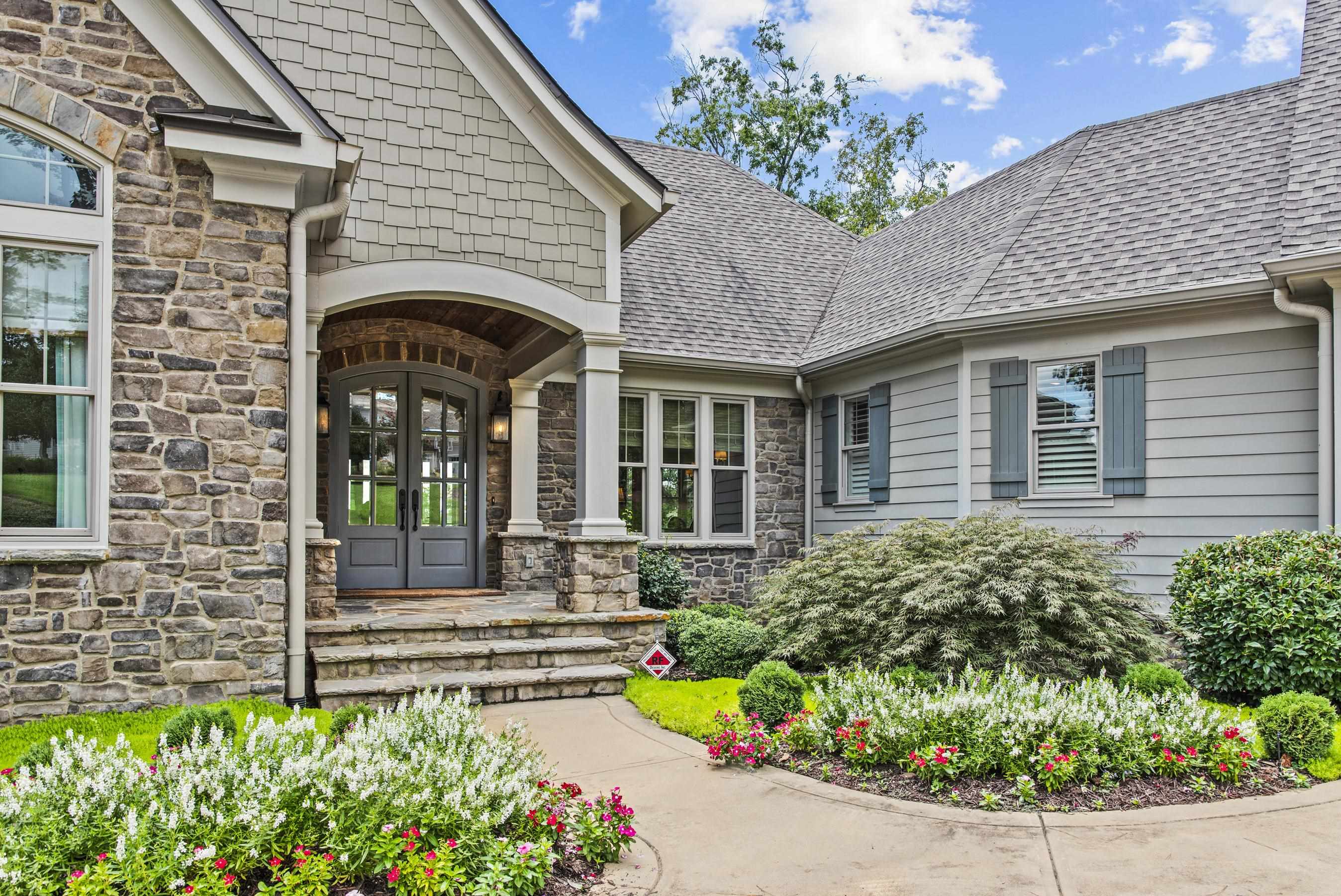 1031 E EAST BEND VIEW image 3