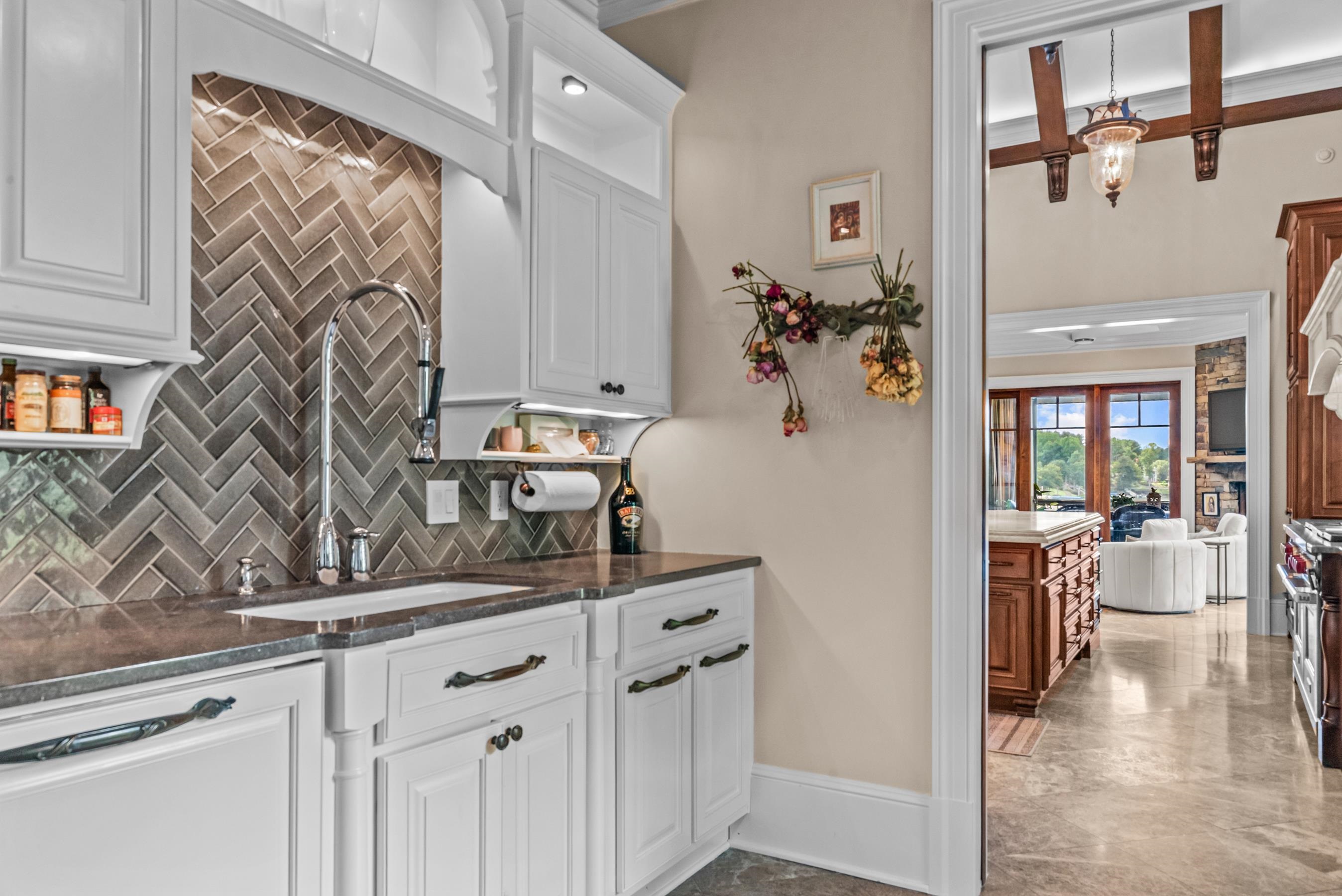 2260 SANDY FORD image 27