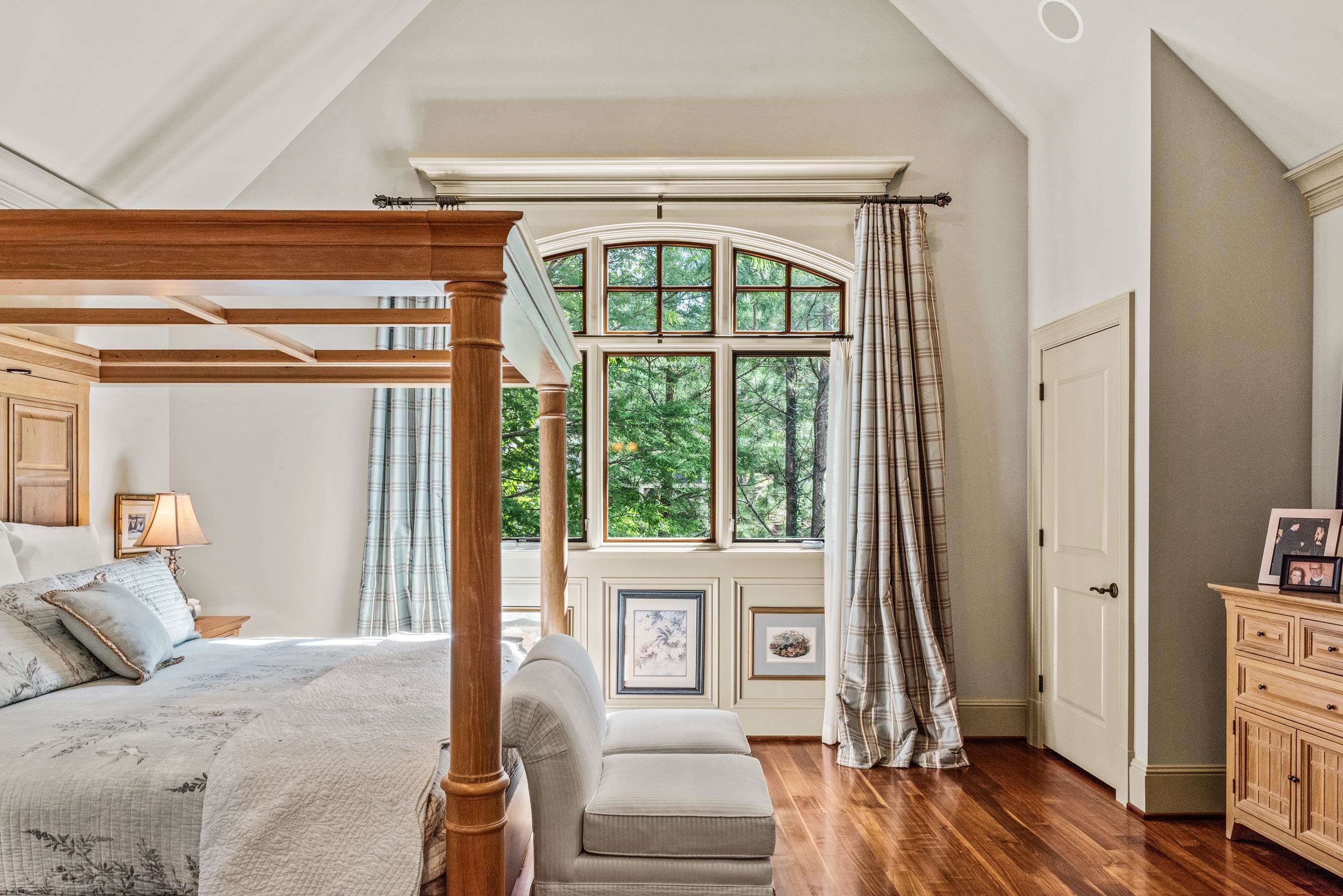 2260 SANDY FORD image 38