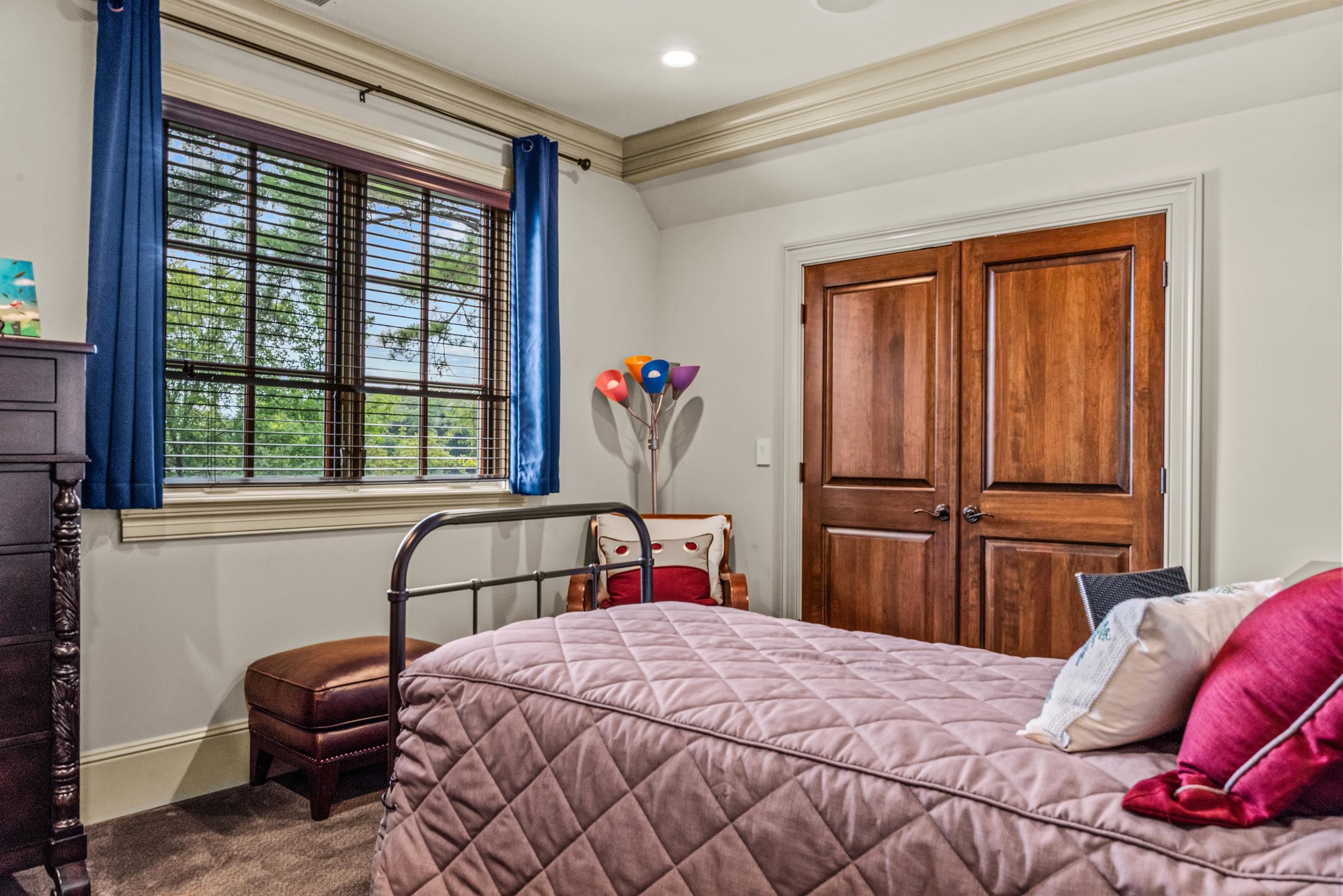 2260 SANDY FORD image 45