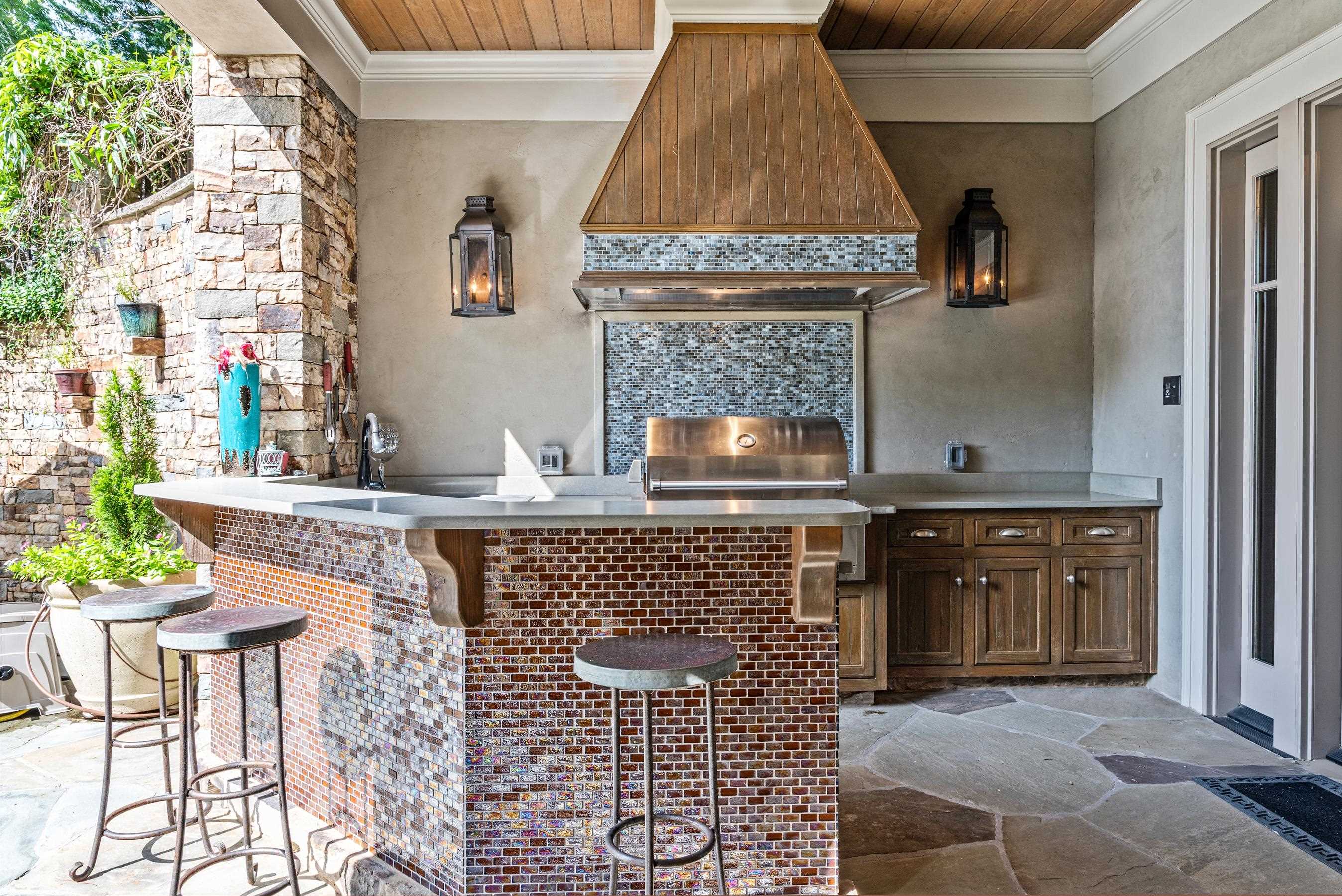 2260 SANDY FORD image 64