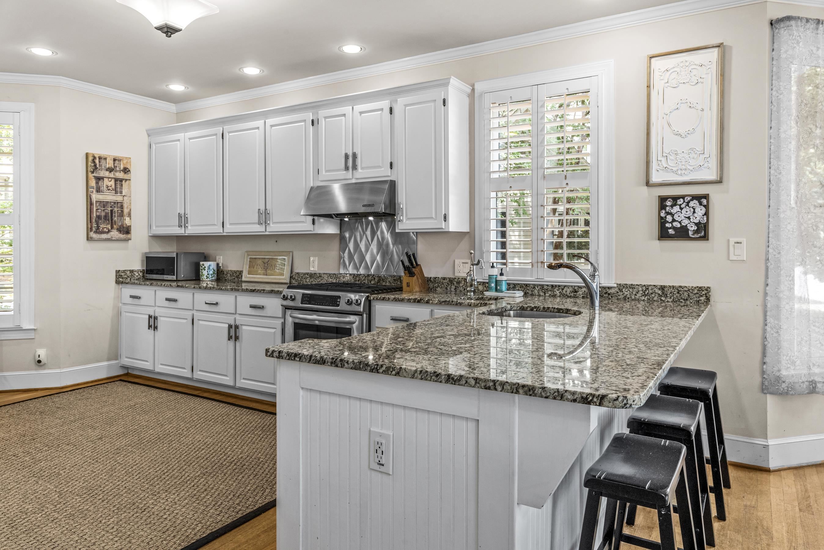 112 SEVEN OAKS COURT image 13