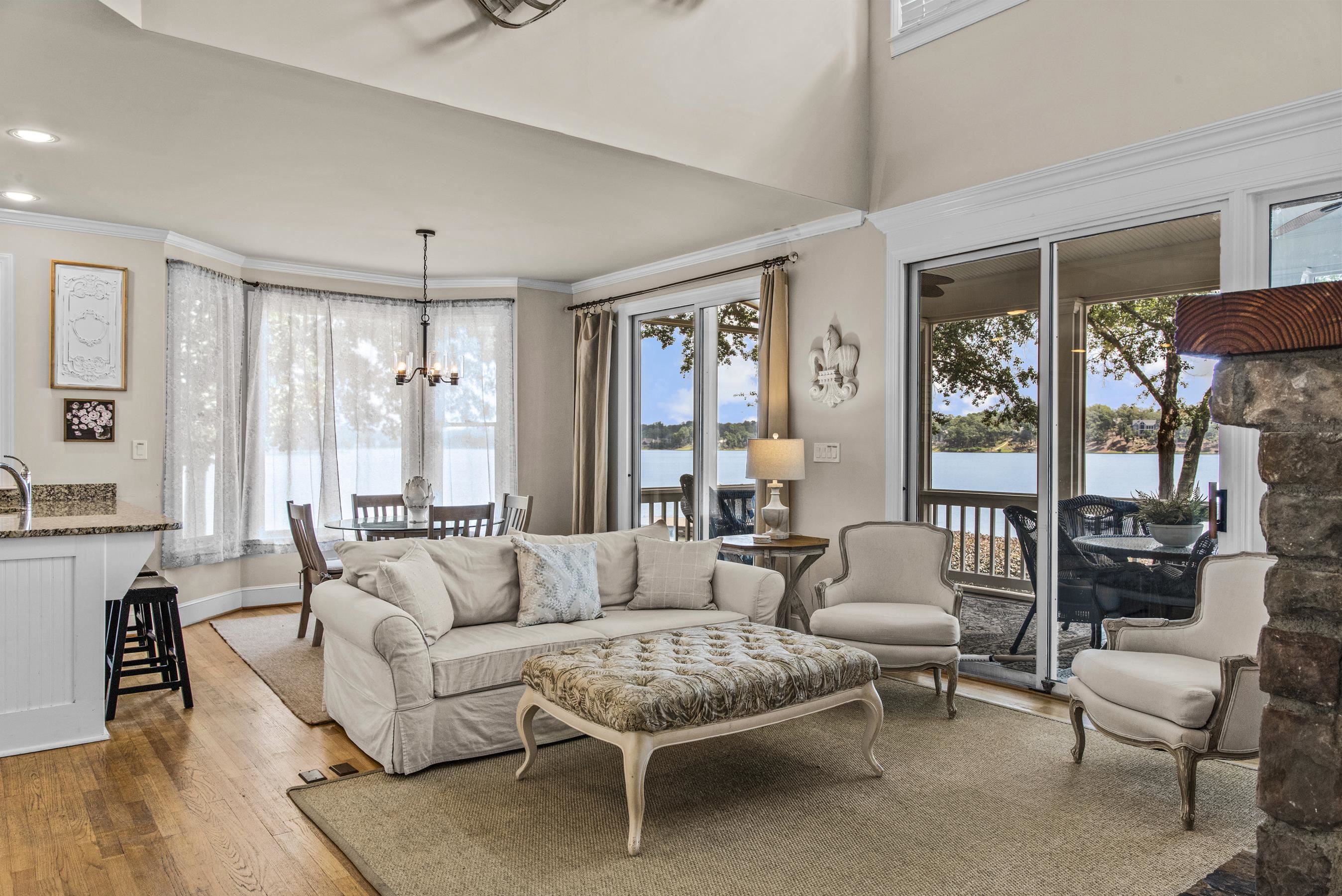 112 SEVEN OAKS COURT image 6