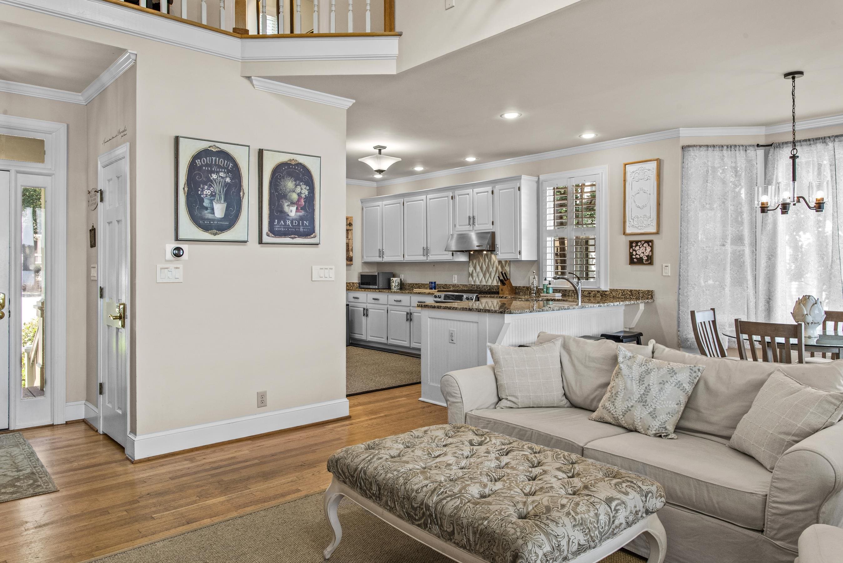 112 SEVEN OAKS COURT image 7