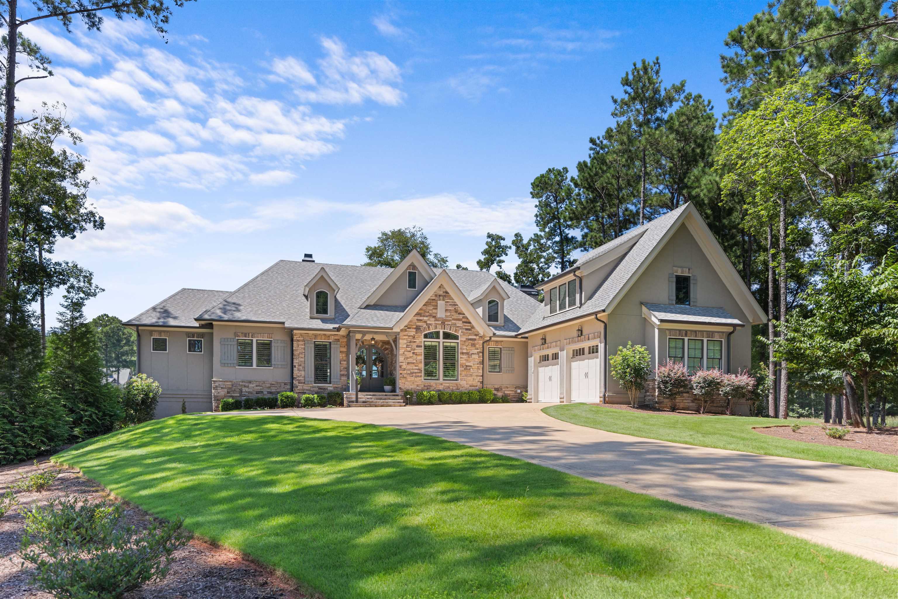 1071 CREEK BLUFF image 14