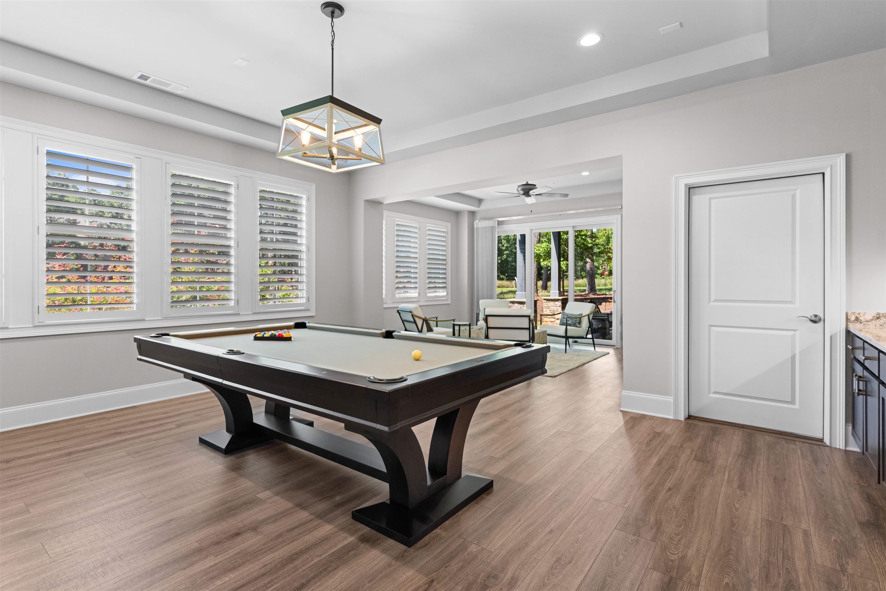 1071 CREEK BLUFF image 19