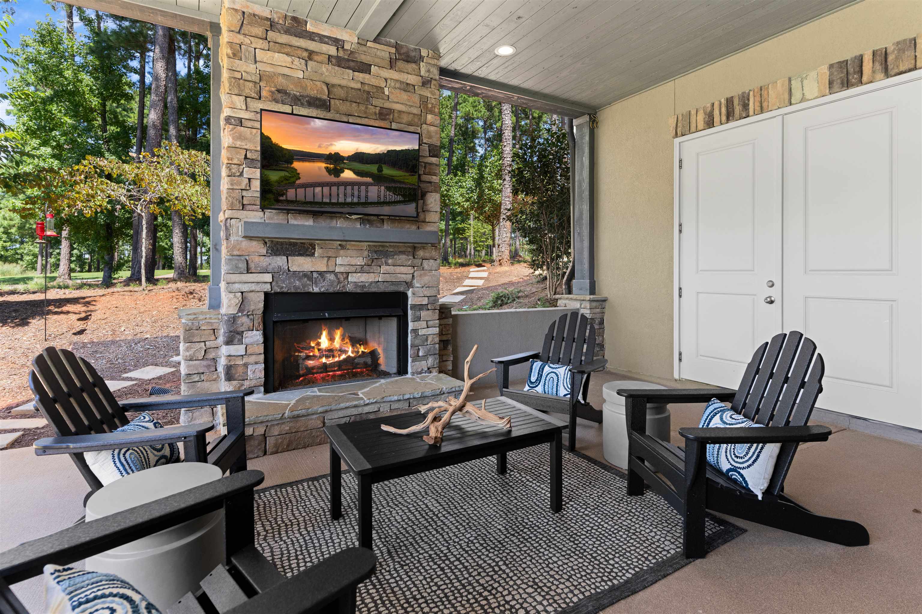 1071 CREEK BLUFF image 30