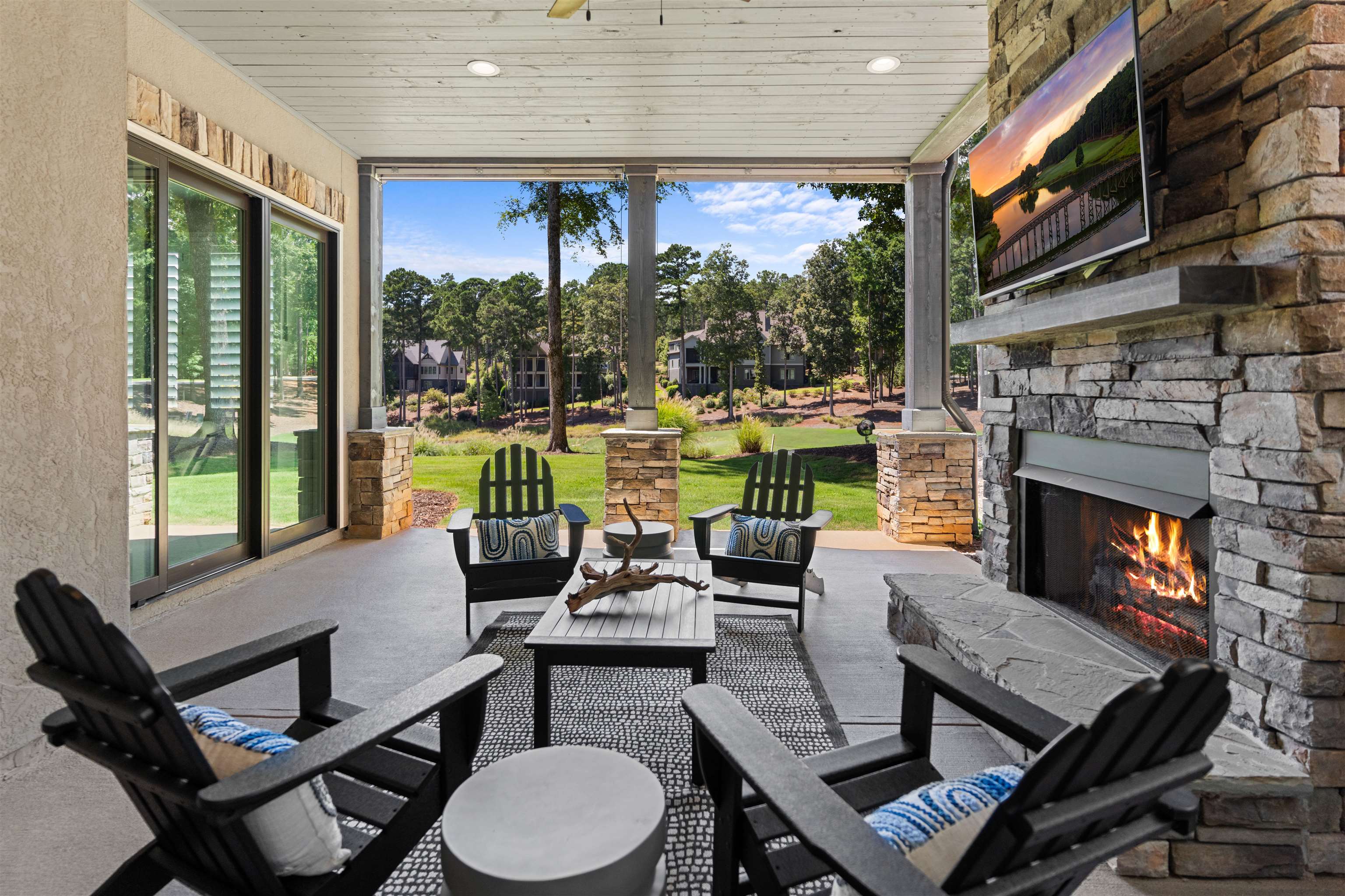 1071 CREEK BLUFF image 37