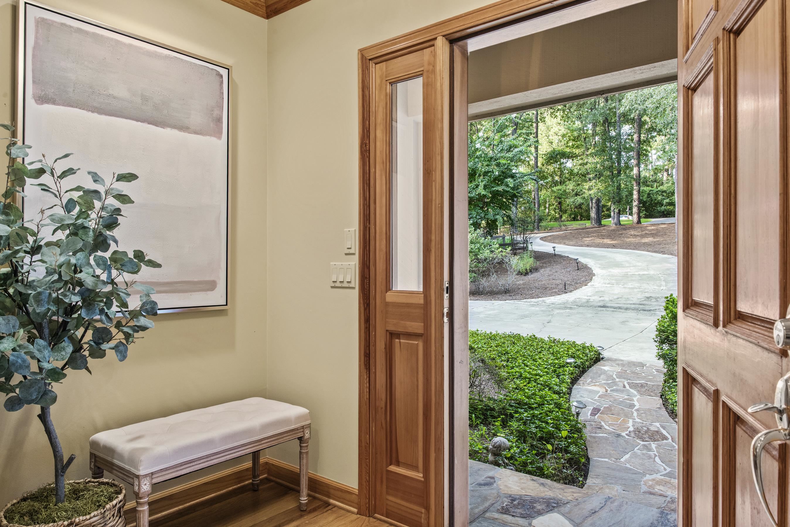 1201 LAKEVIEW COURT image 11