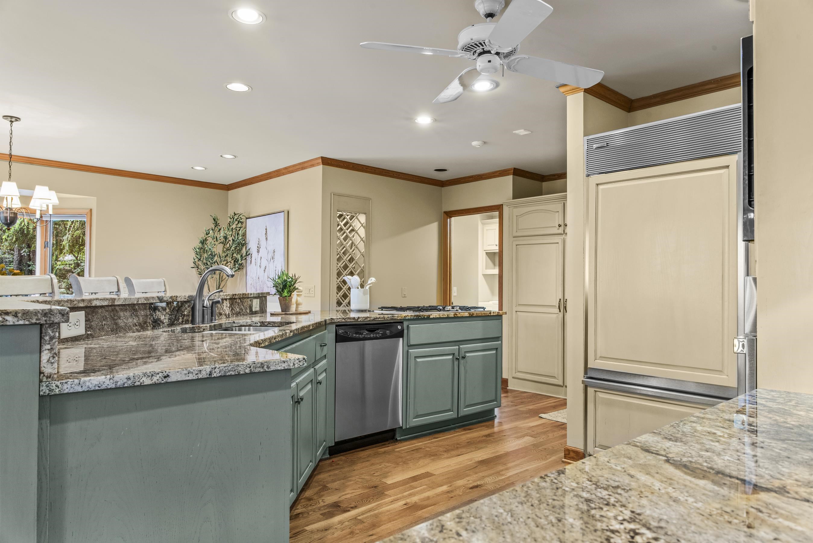 1201 LAKEVIEW COURT image 23