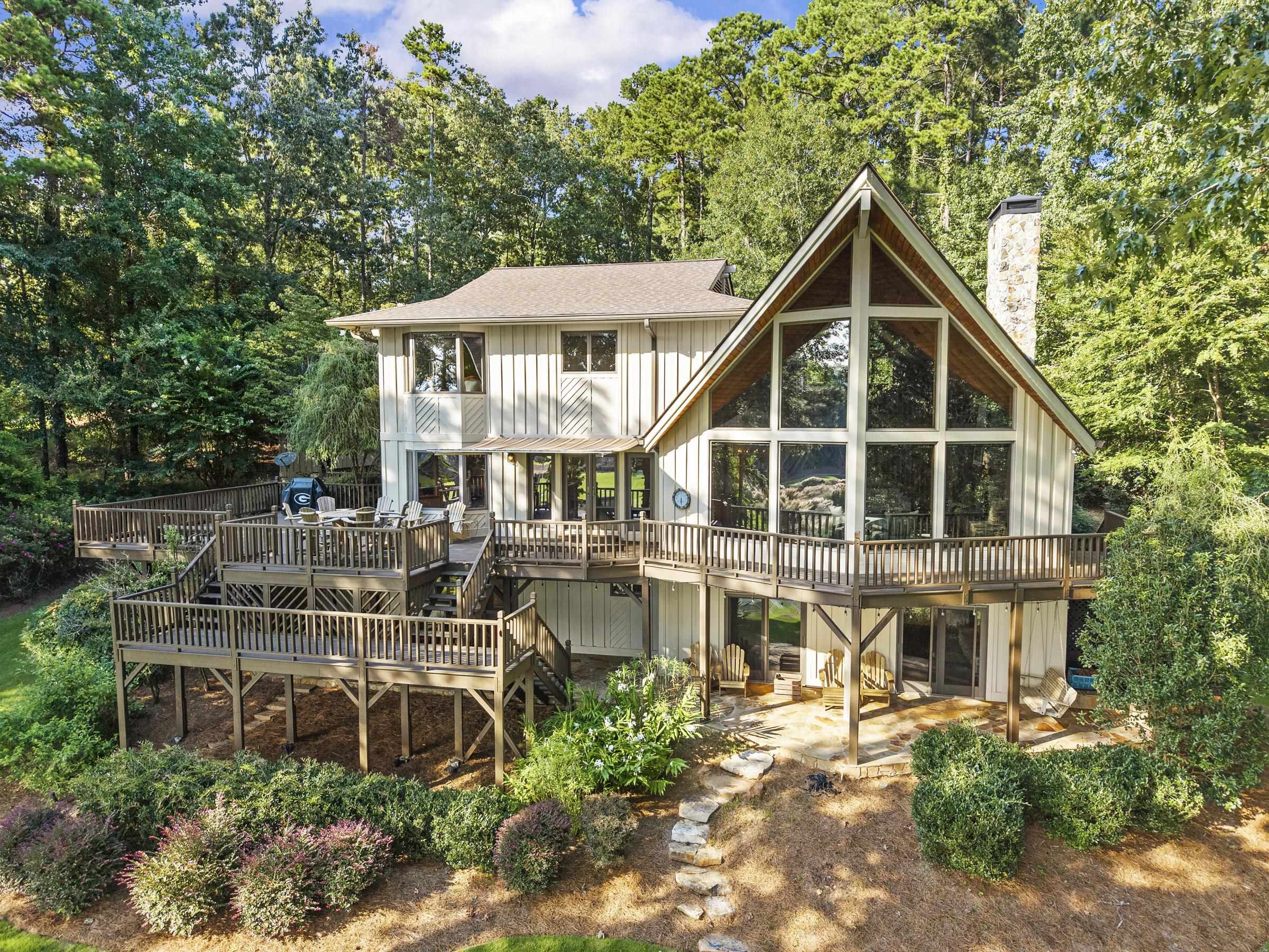 1201 LAKEVIEW COURT image 4