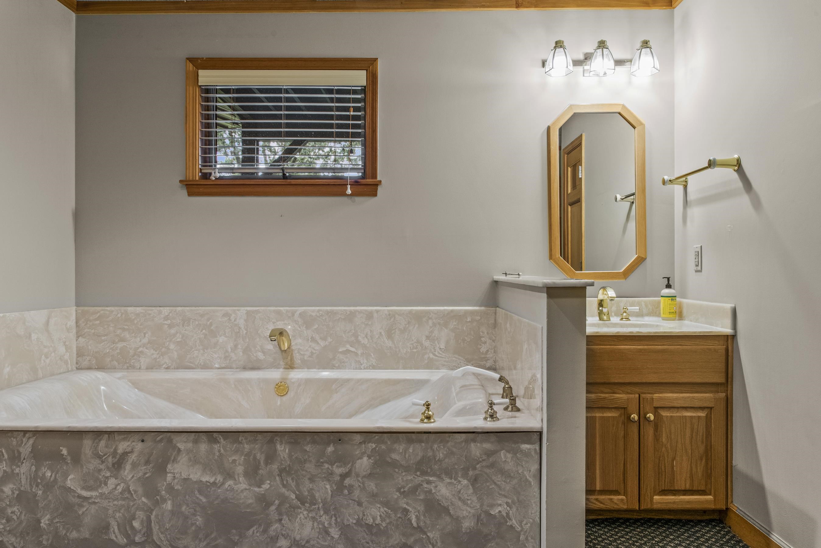 1201 LAKEVIEW COURT image 47