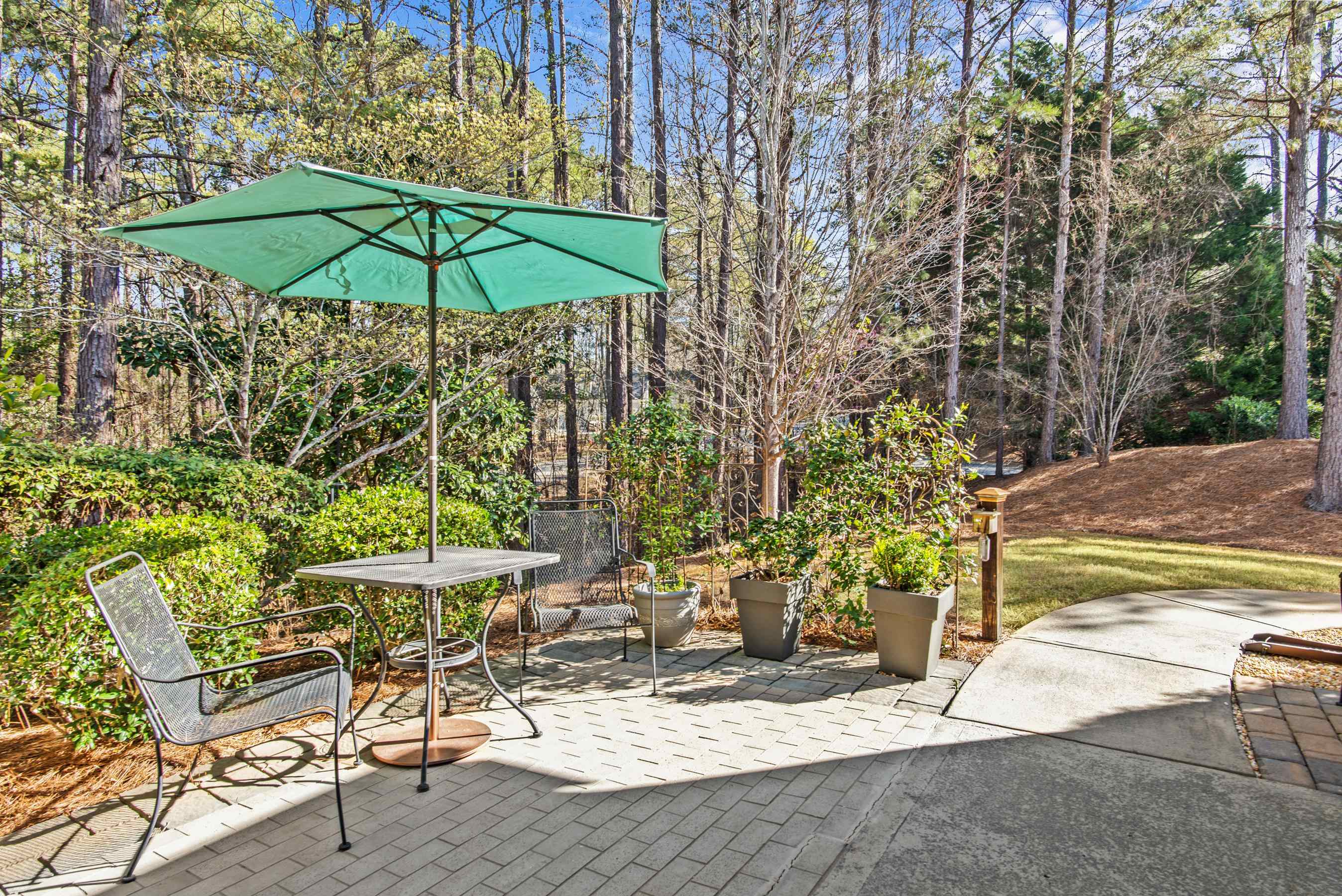 110 EDGEWOOD COURT image 12