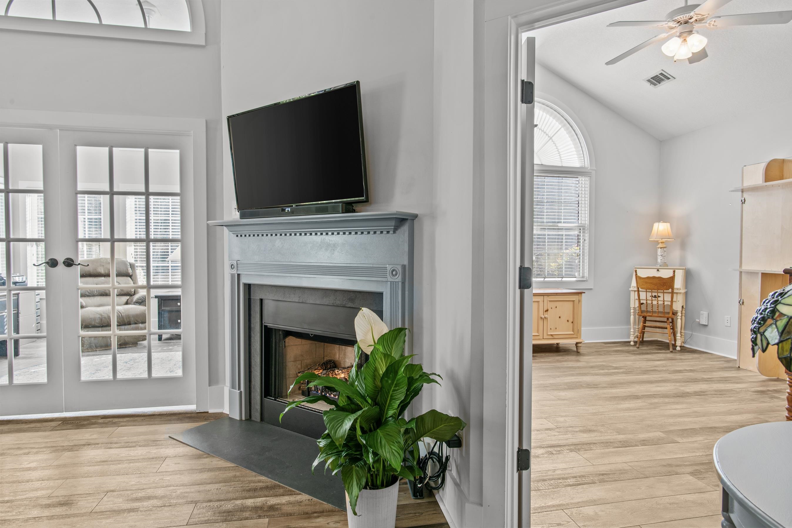 110 EDGEWOOD COURT image 15