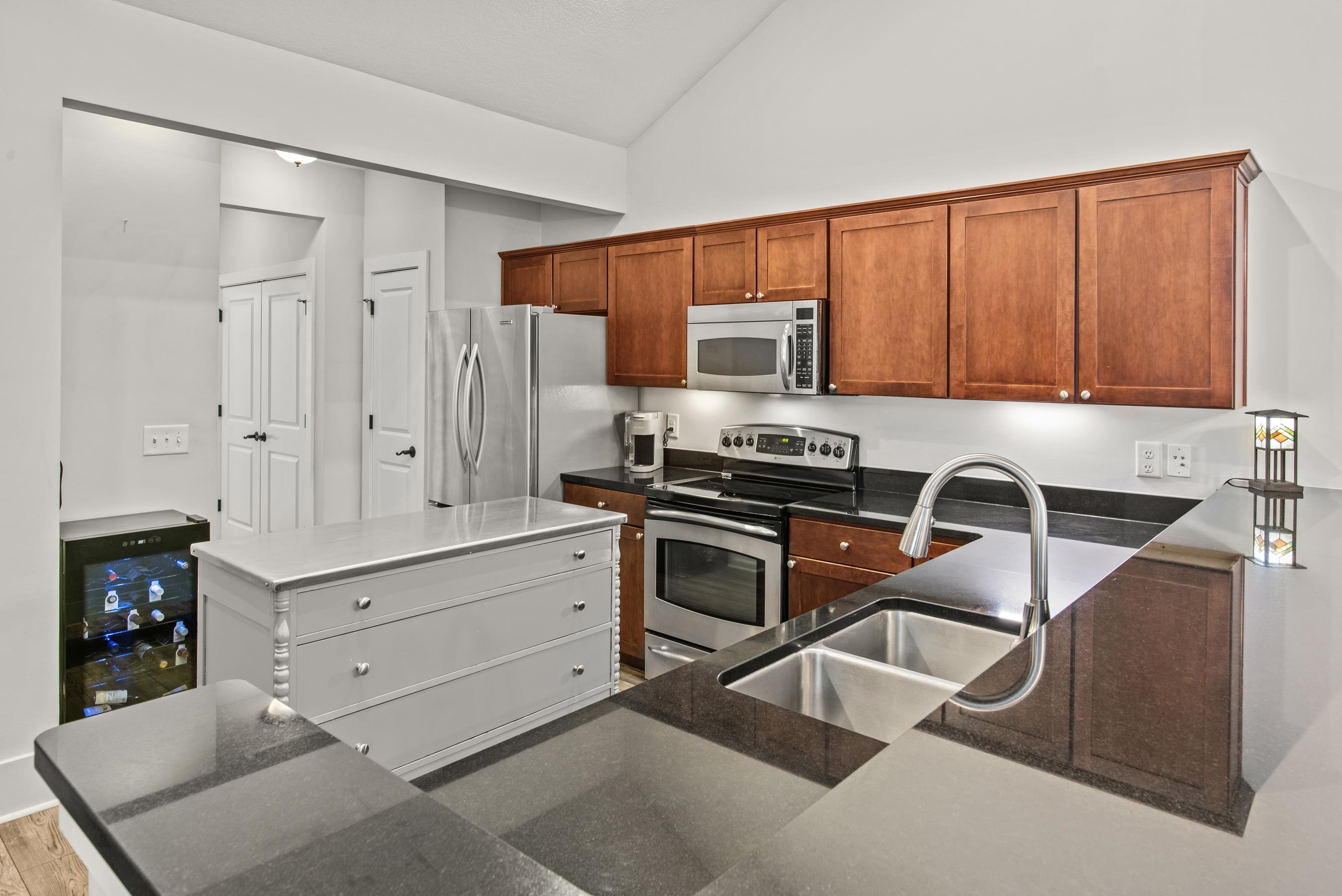 110 EDGEWOOD COURT image 28