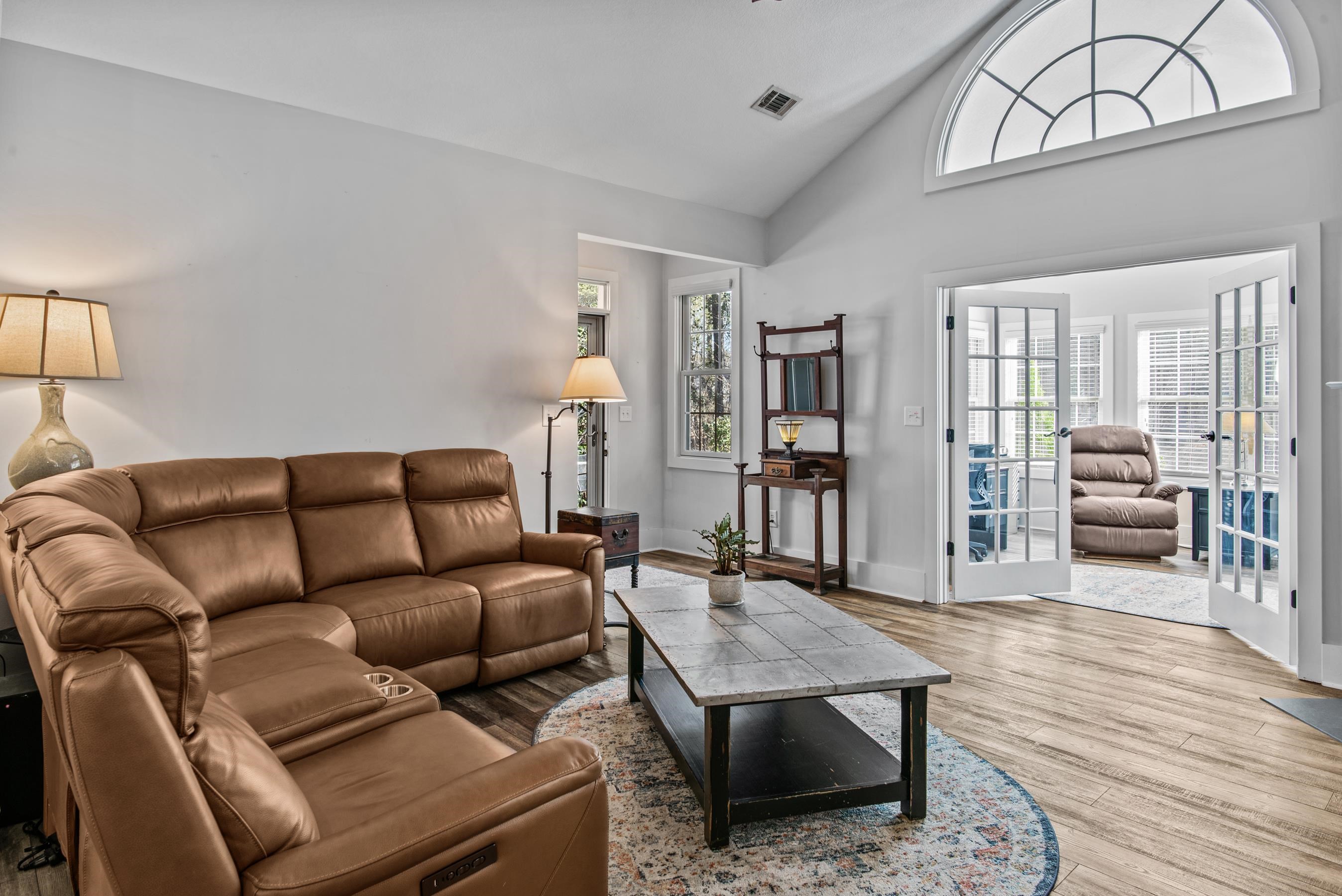 110 EDGEWOOD COURT image 7