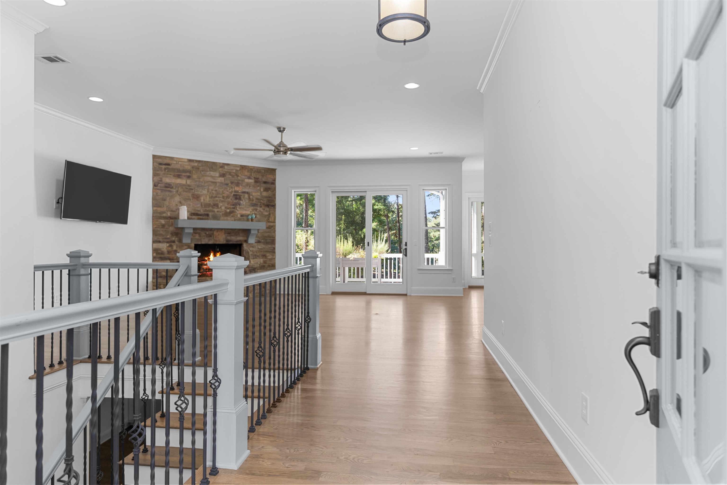 1011 RIDGE TERRACE image 13