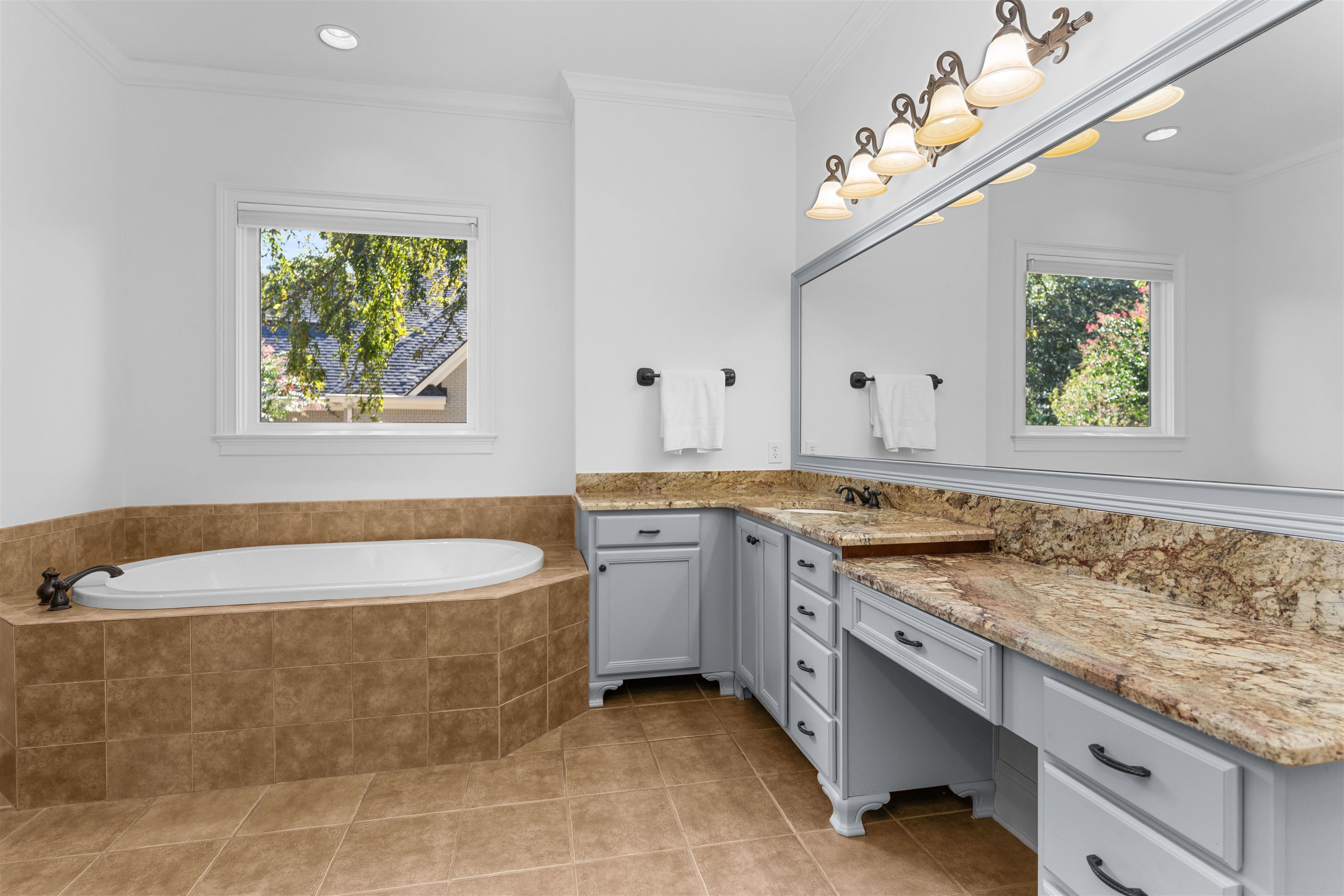 1011 RIDGE TERRACE image 38