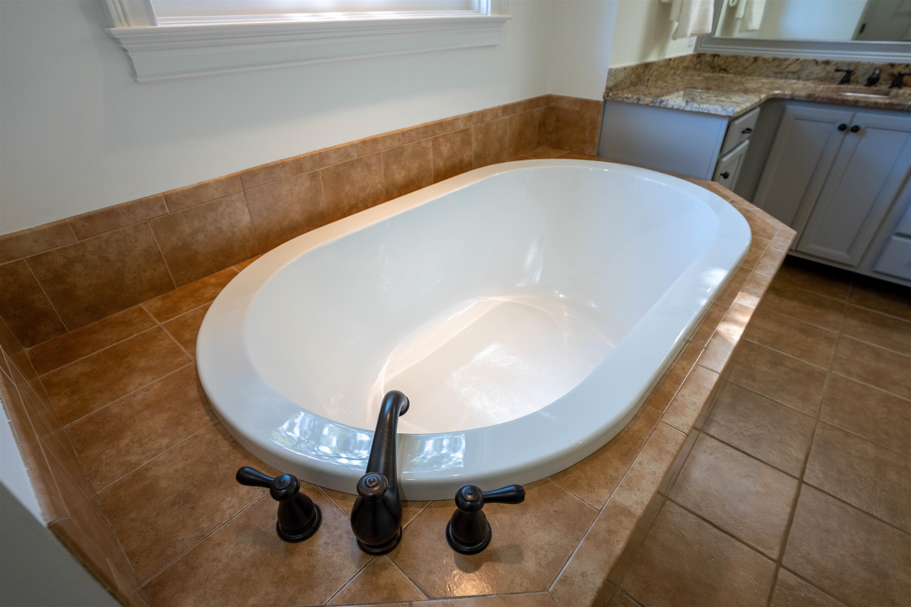 1011 RIDGE TERRACE image 39