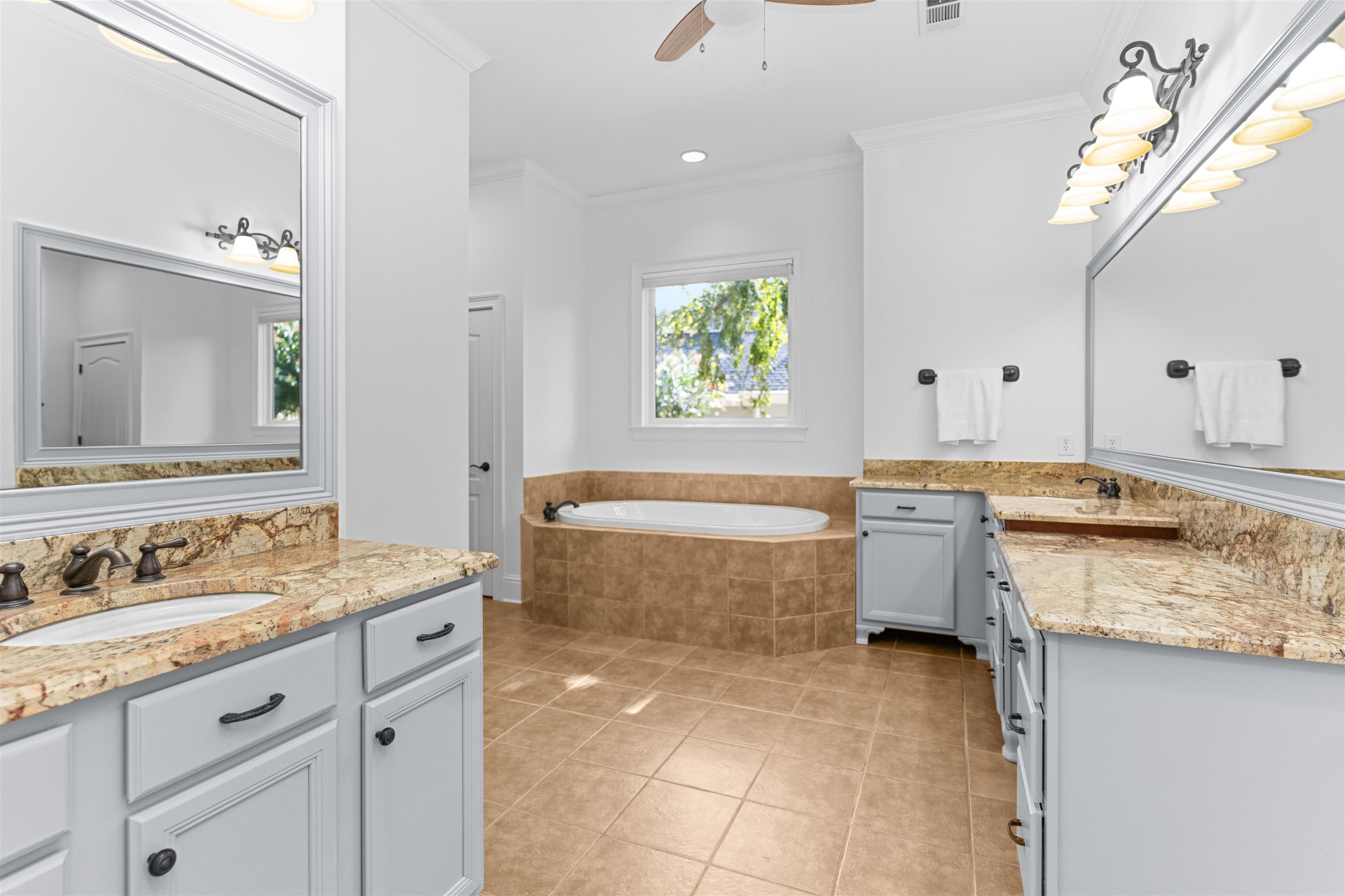 1011 RIDGE TERRACE image 40