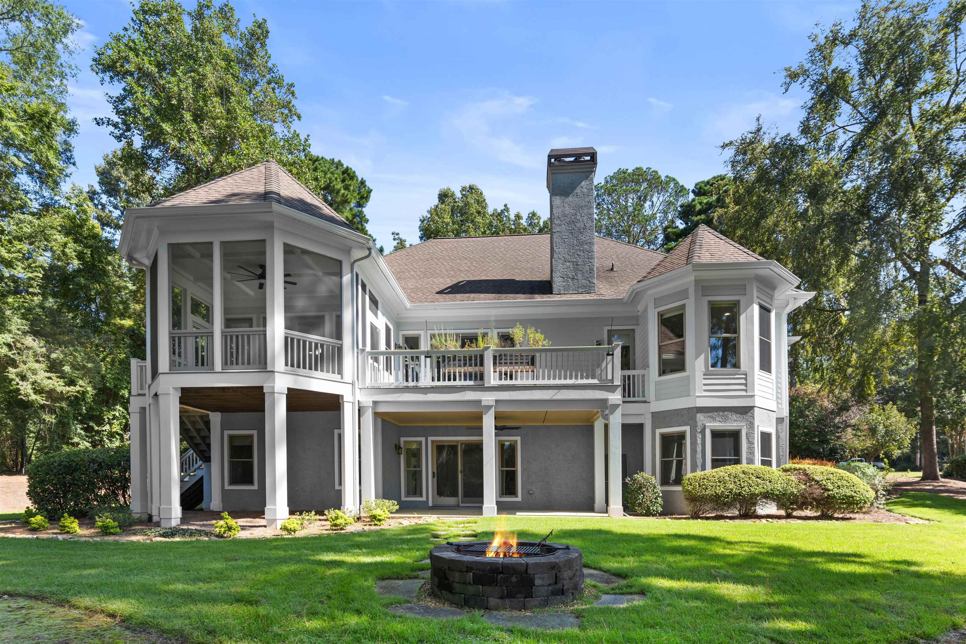 1011 RIDGE TERRACE image 8