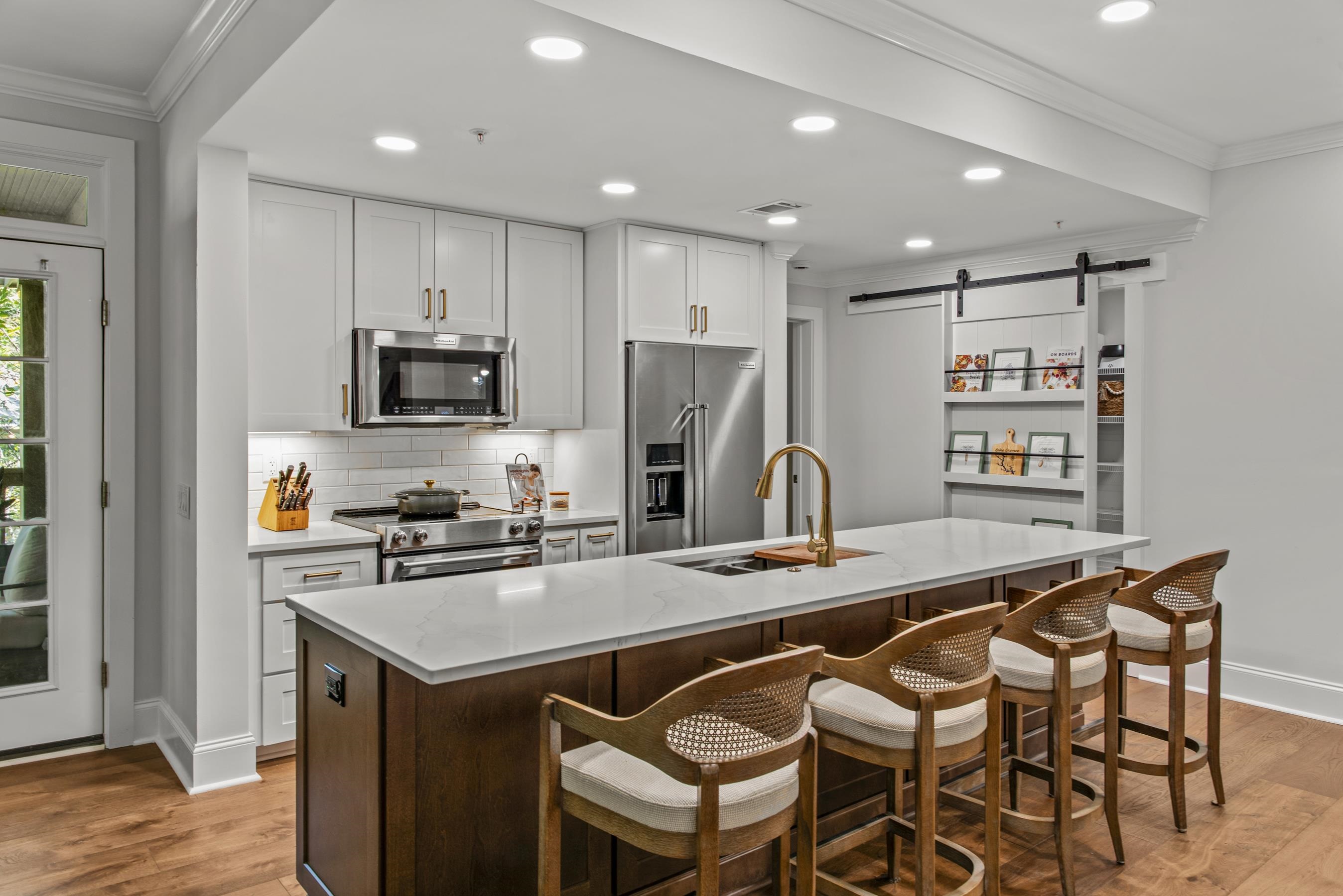 1030 F TAILWATER image 11