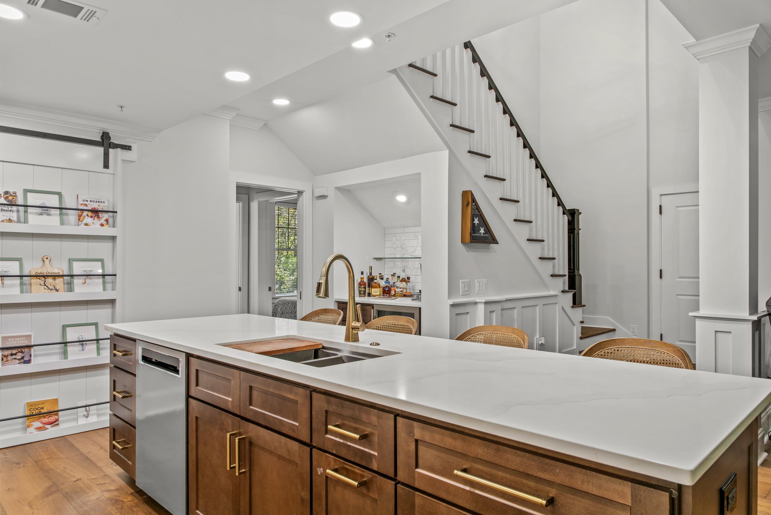 1030 F TAILWATER image 16