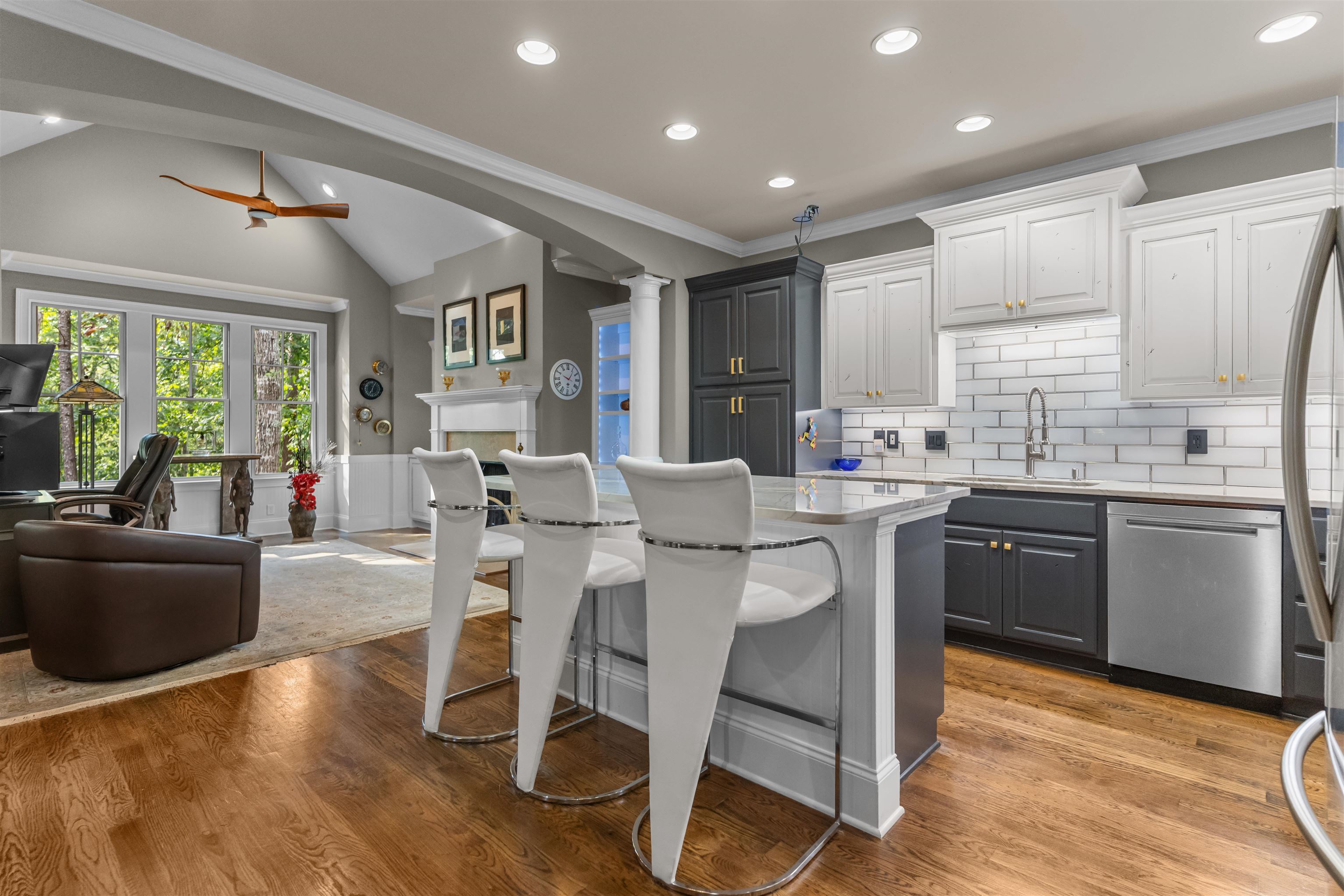 1070 SALLIES VIEW image 28