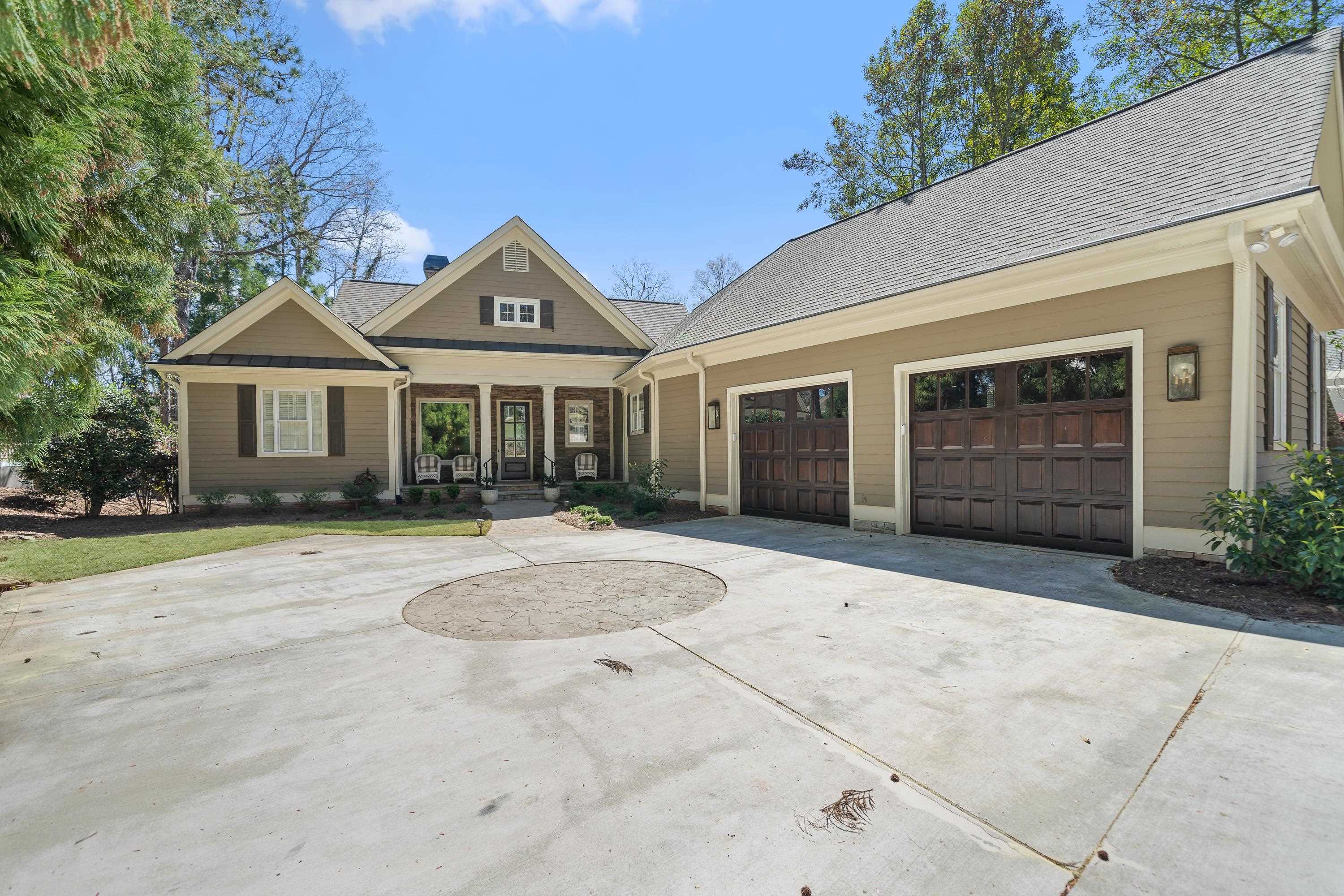 1120 PLANTATION POINT DRIVE image 1