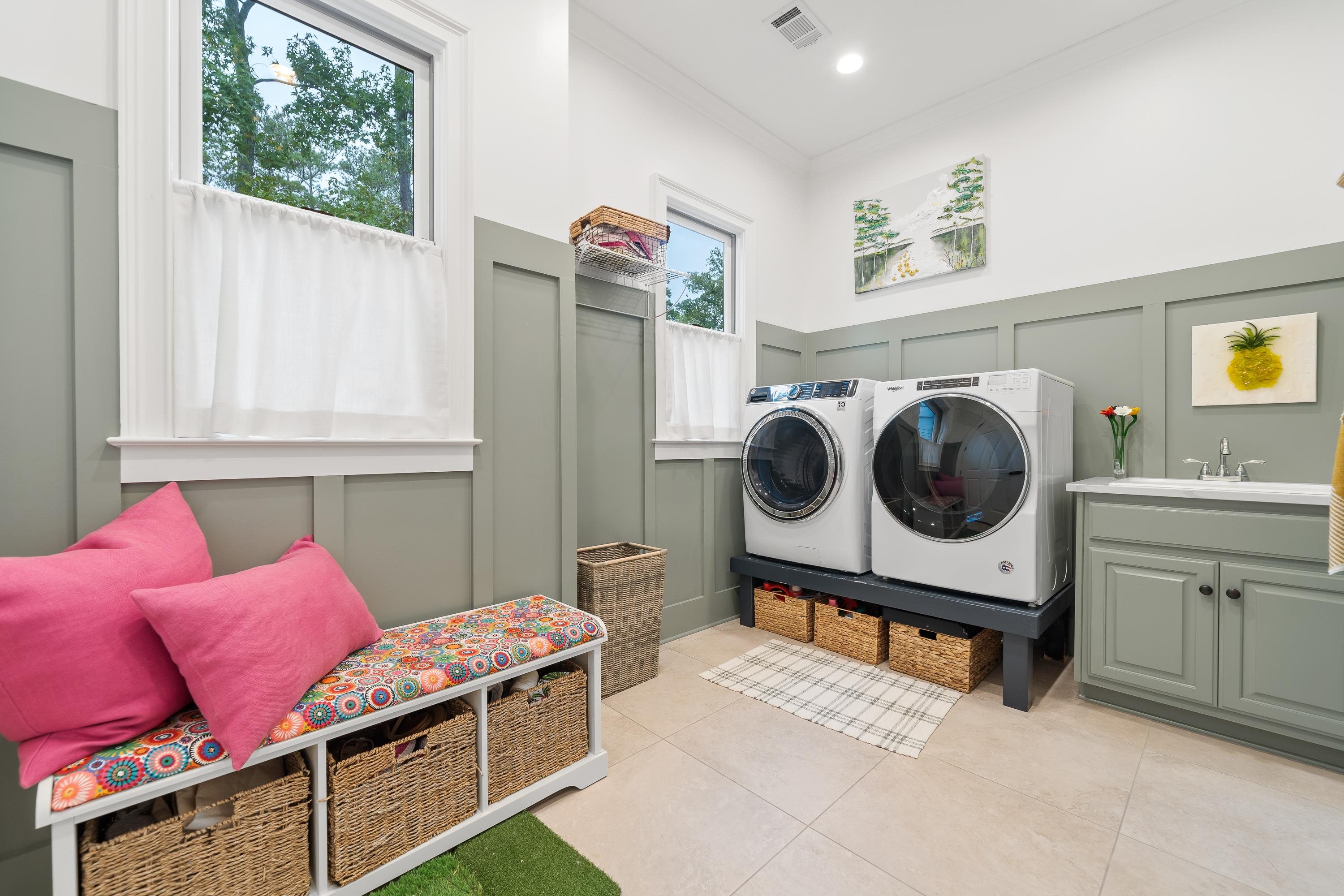 1090 CURTRIGHT PLACE image 30