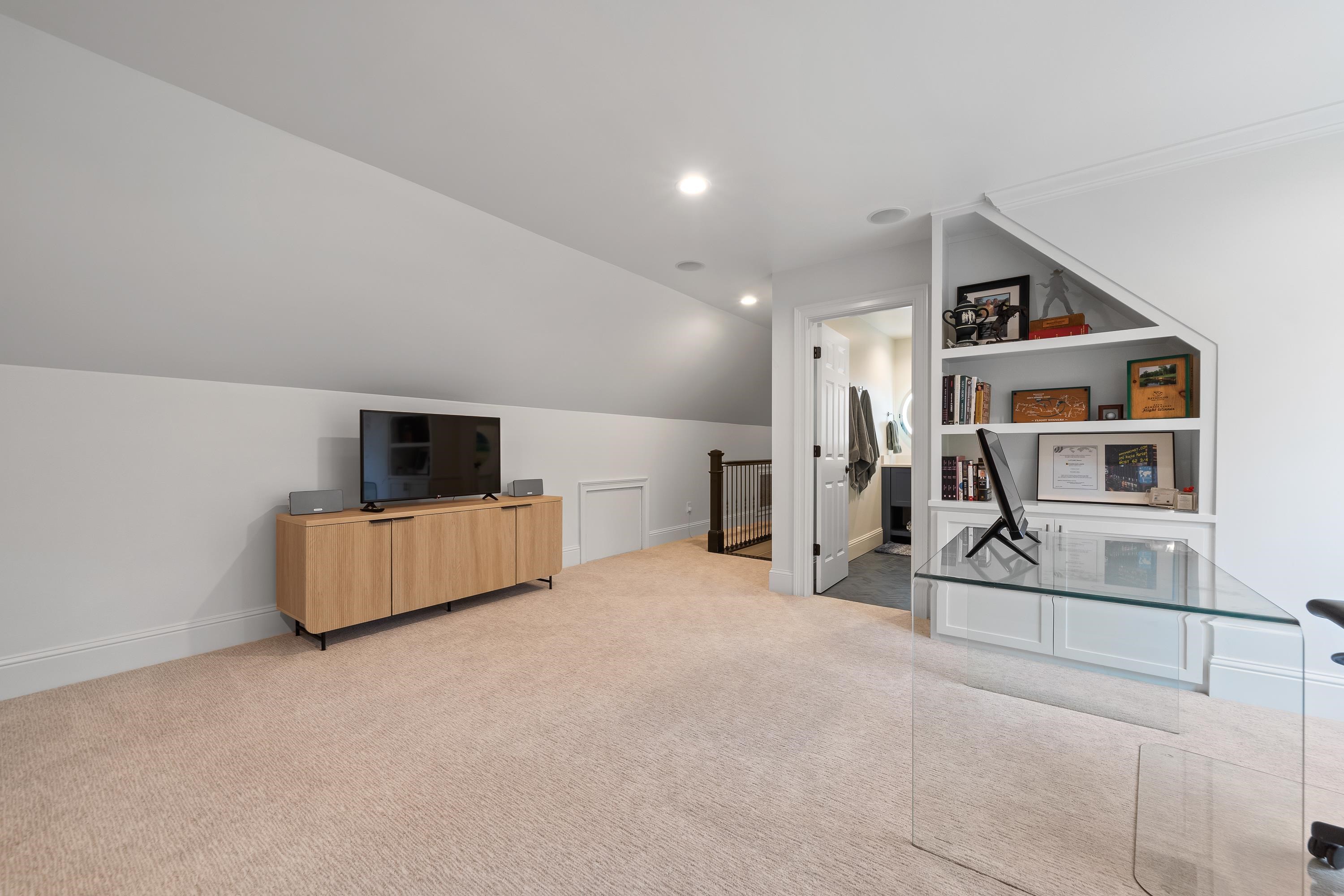 1090 CURTRIGHT PLACE image 33