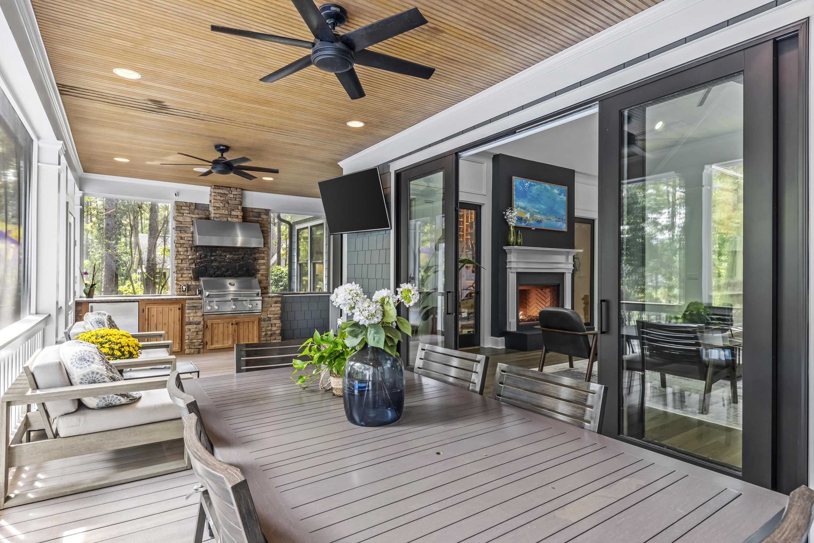 1051 ARMORS FORD image 19