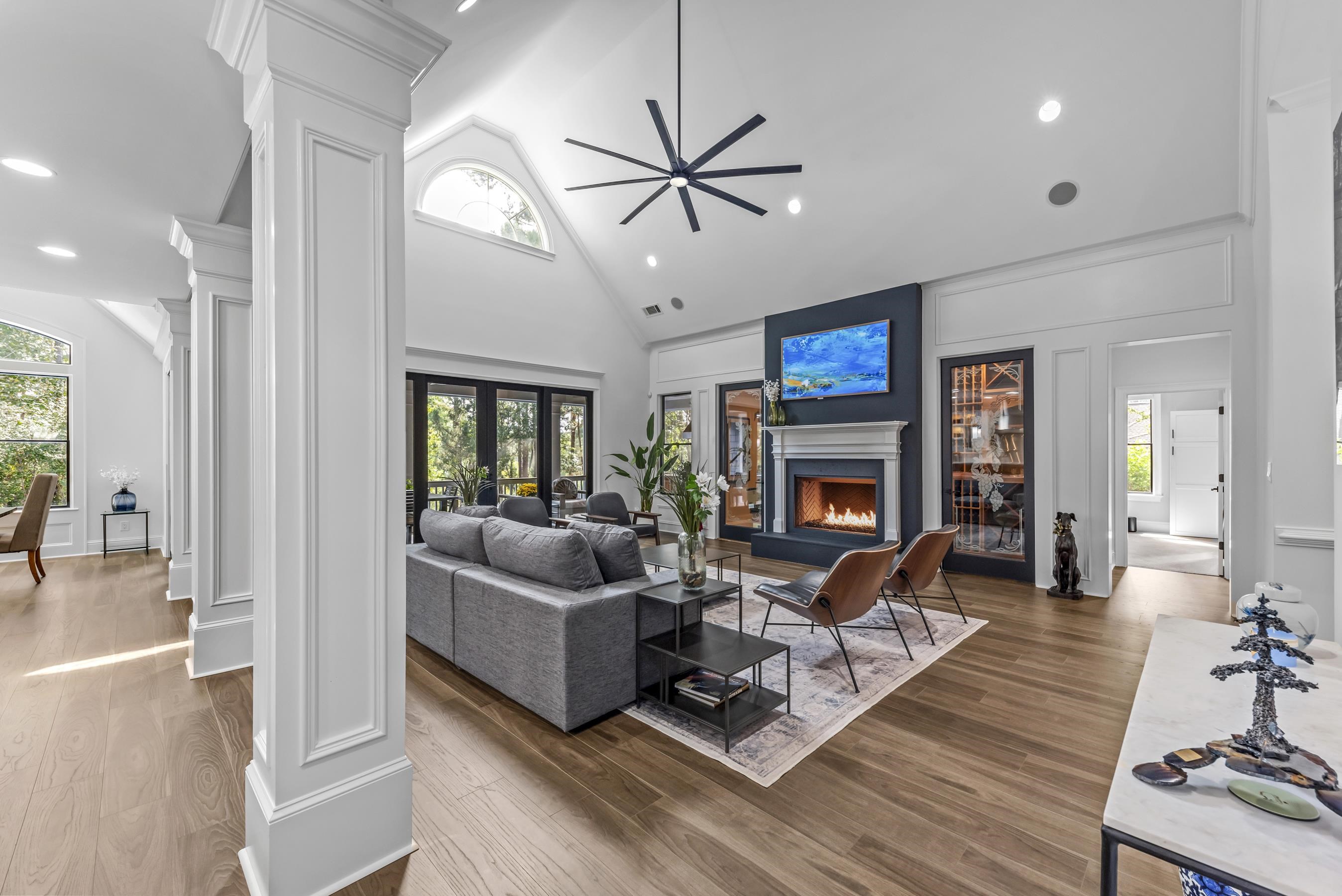 1051 ARMORS FORD image 21