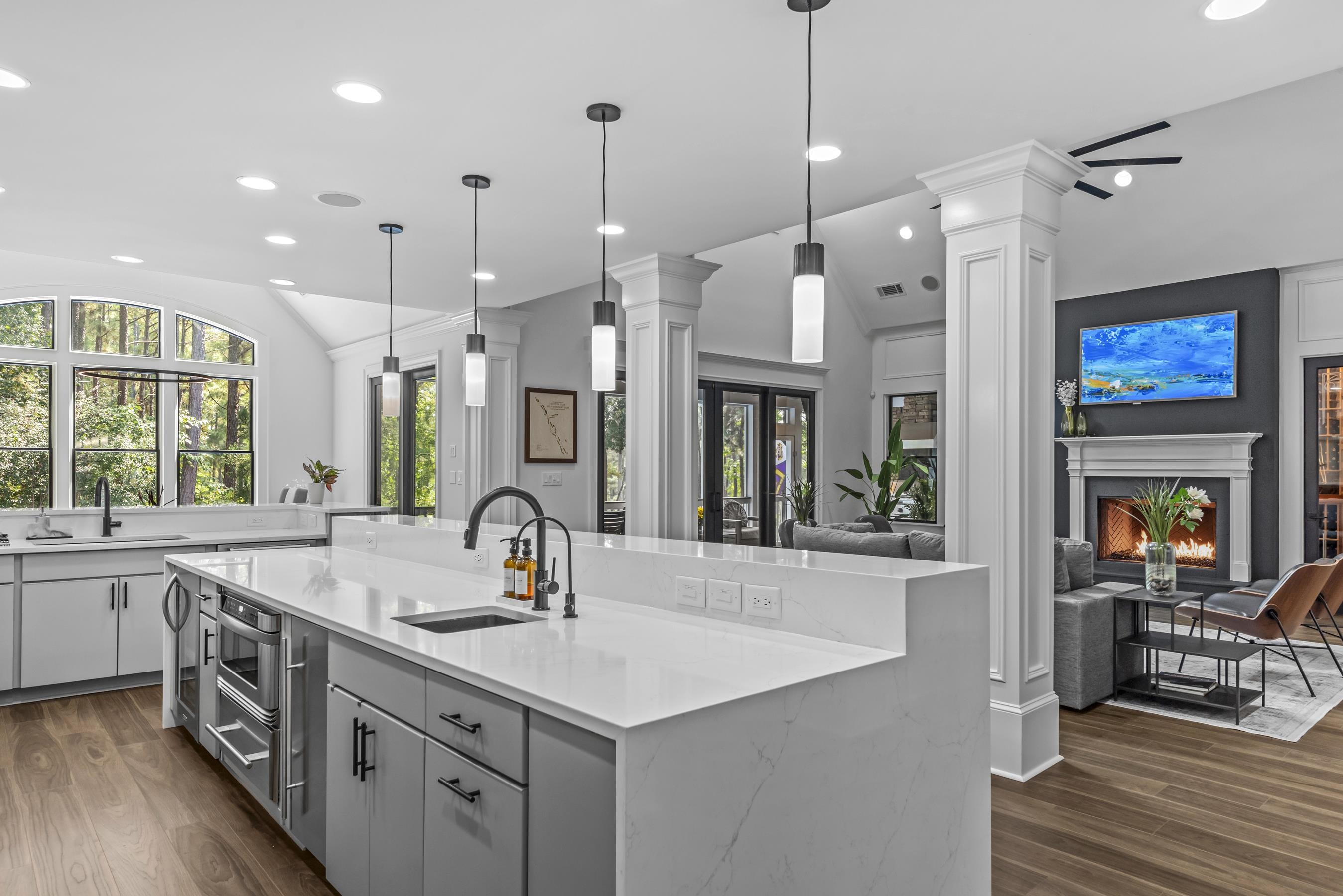 1051 ARMORS FORD image 26