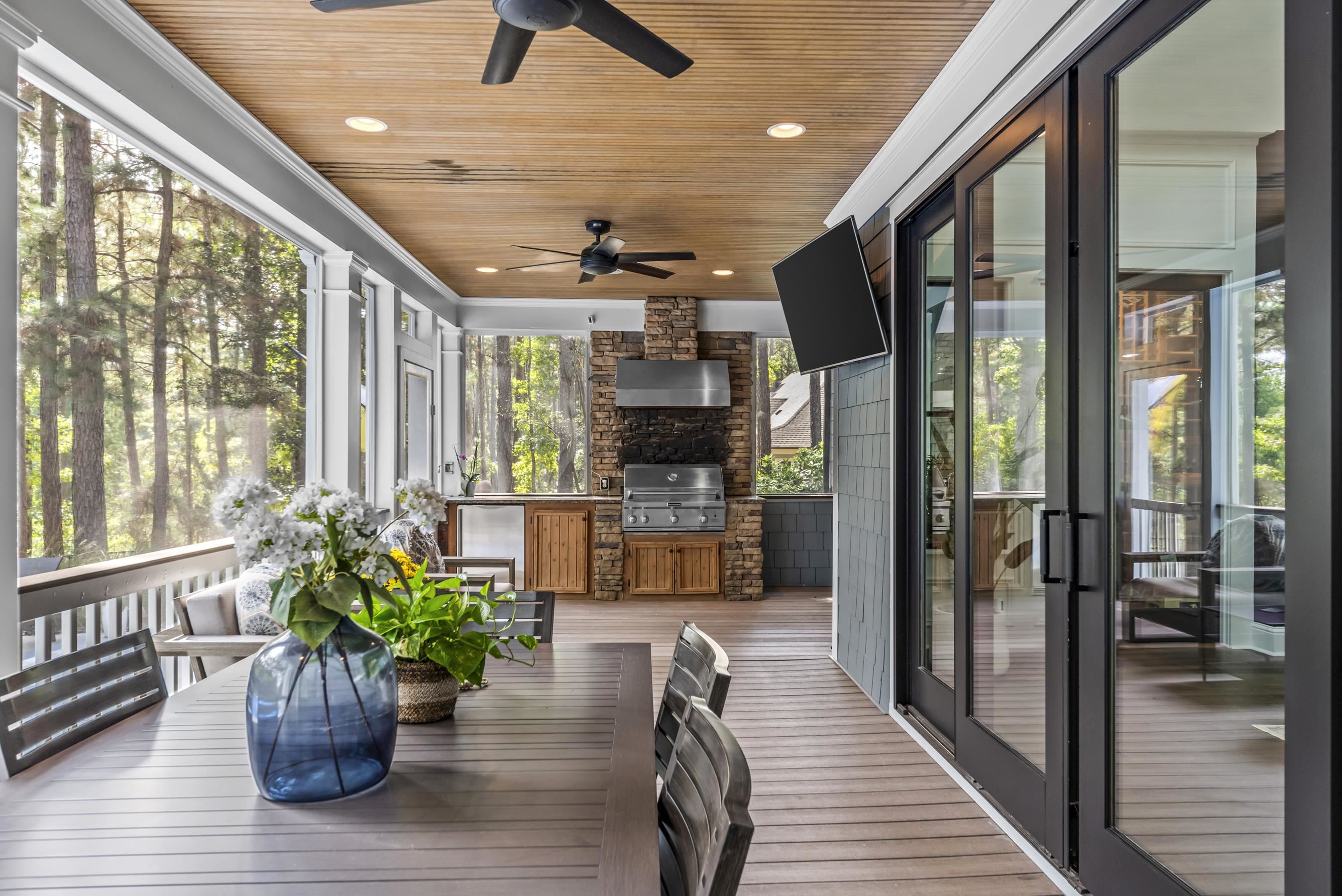 1051 ARMORS FORD image 34