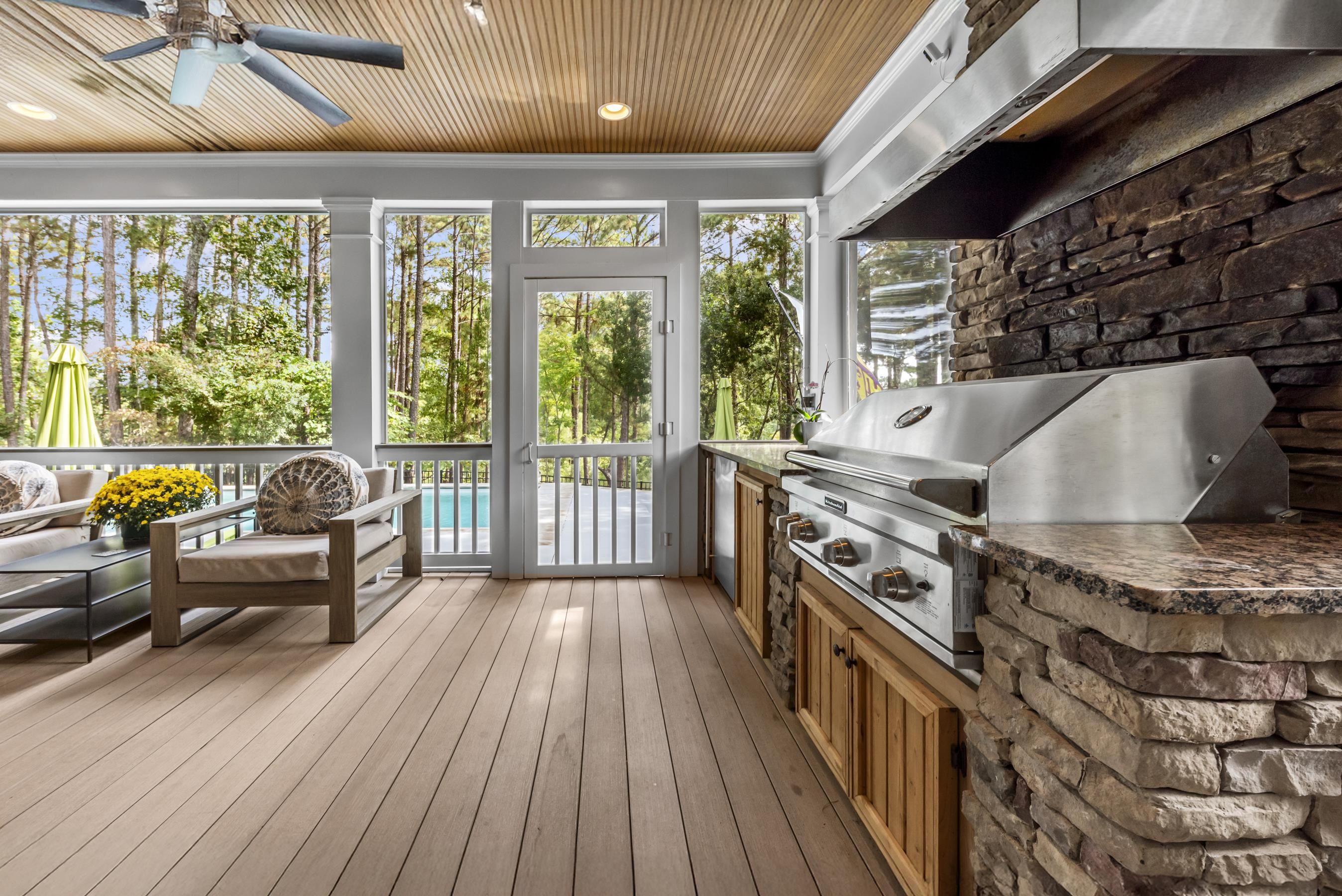 1051 ARMORS FORD image 35