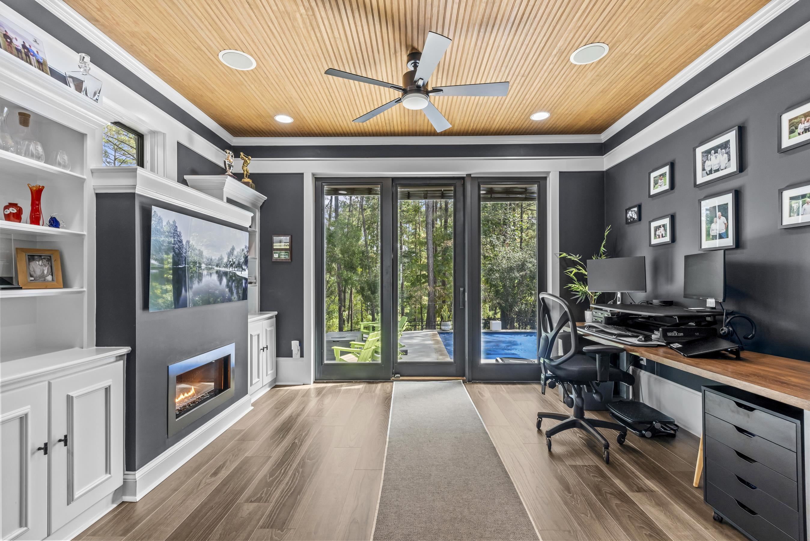 1051 ARMORS FORD image 40