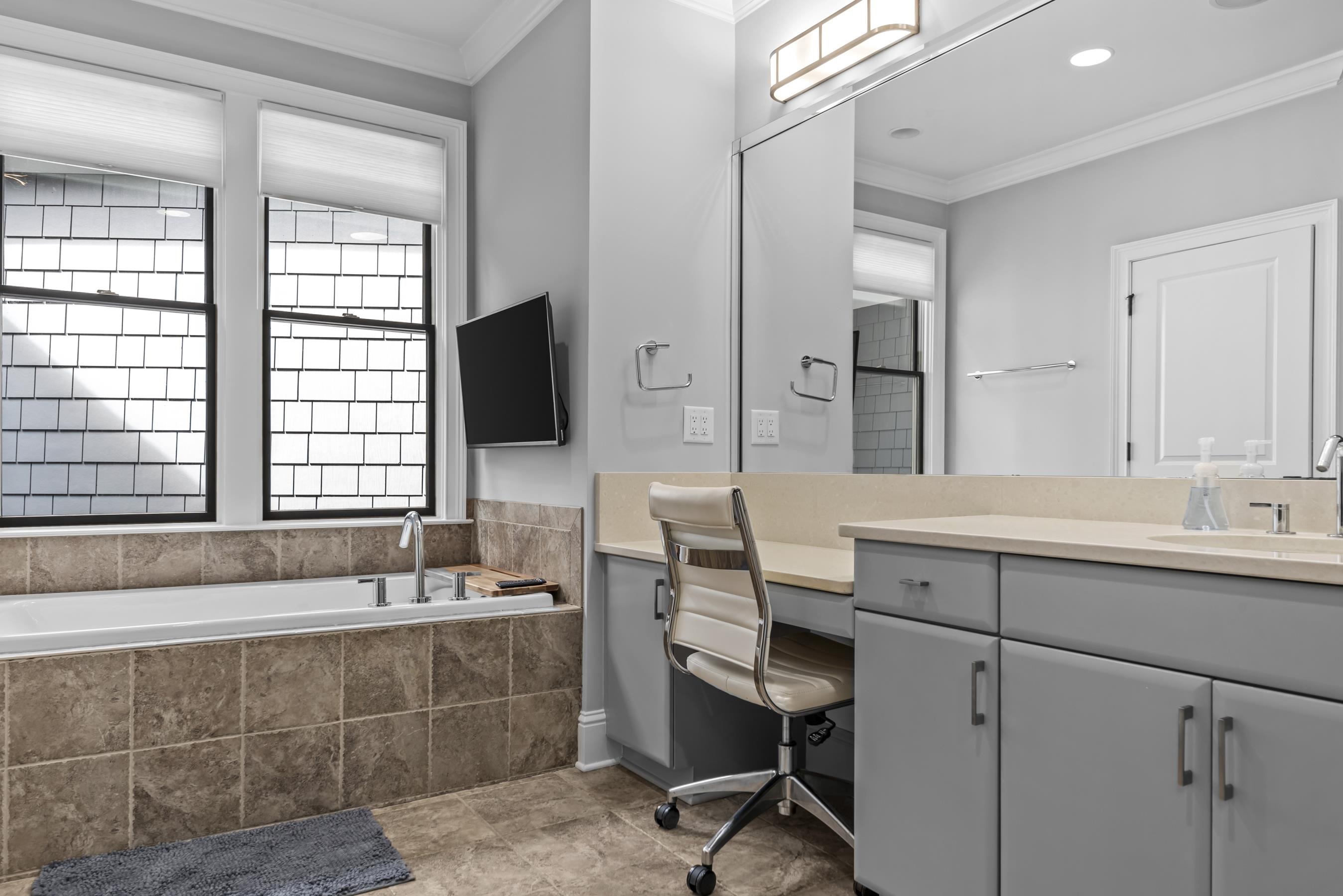 1051 ARMORS FORD image 42