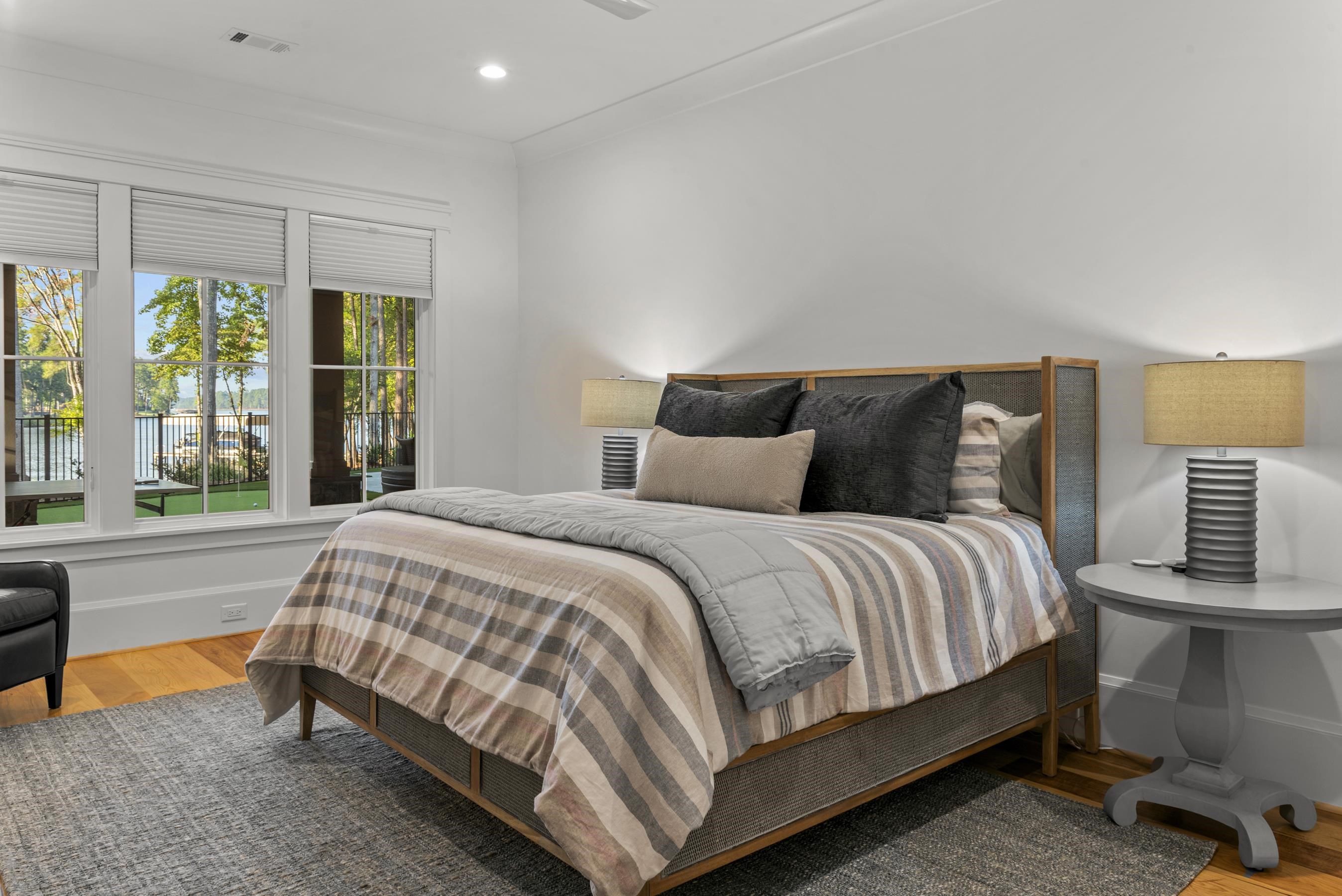 1020 GROVE CT image 63