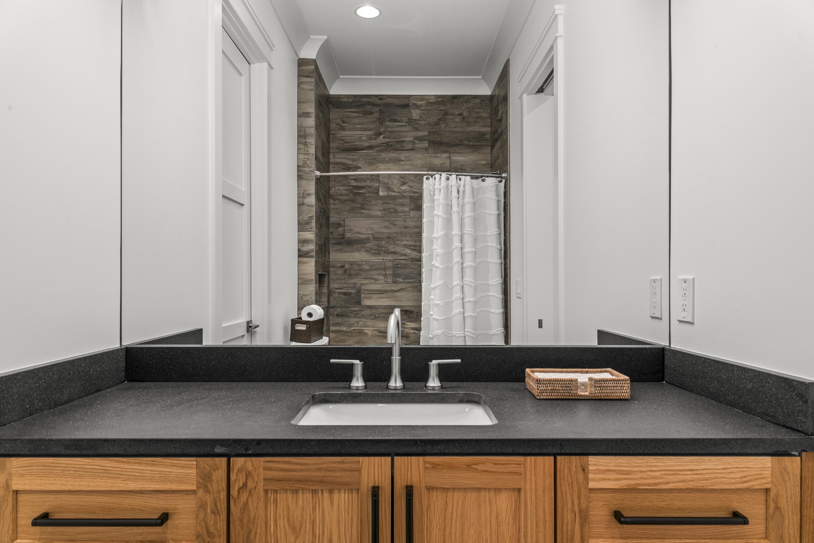 1020 GROVE CT image 69