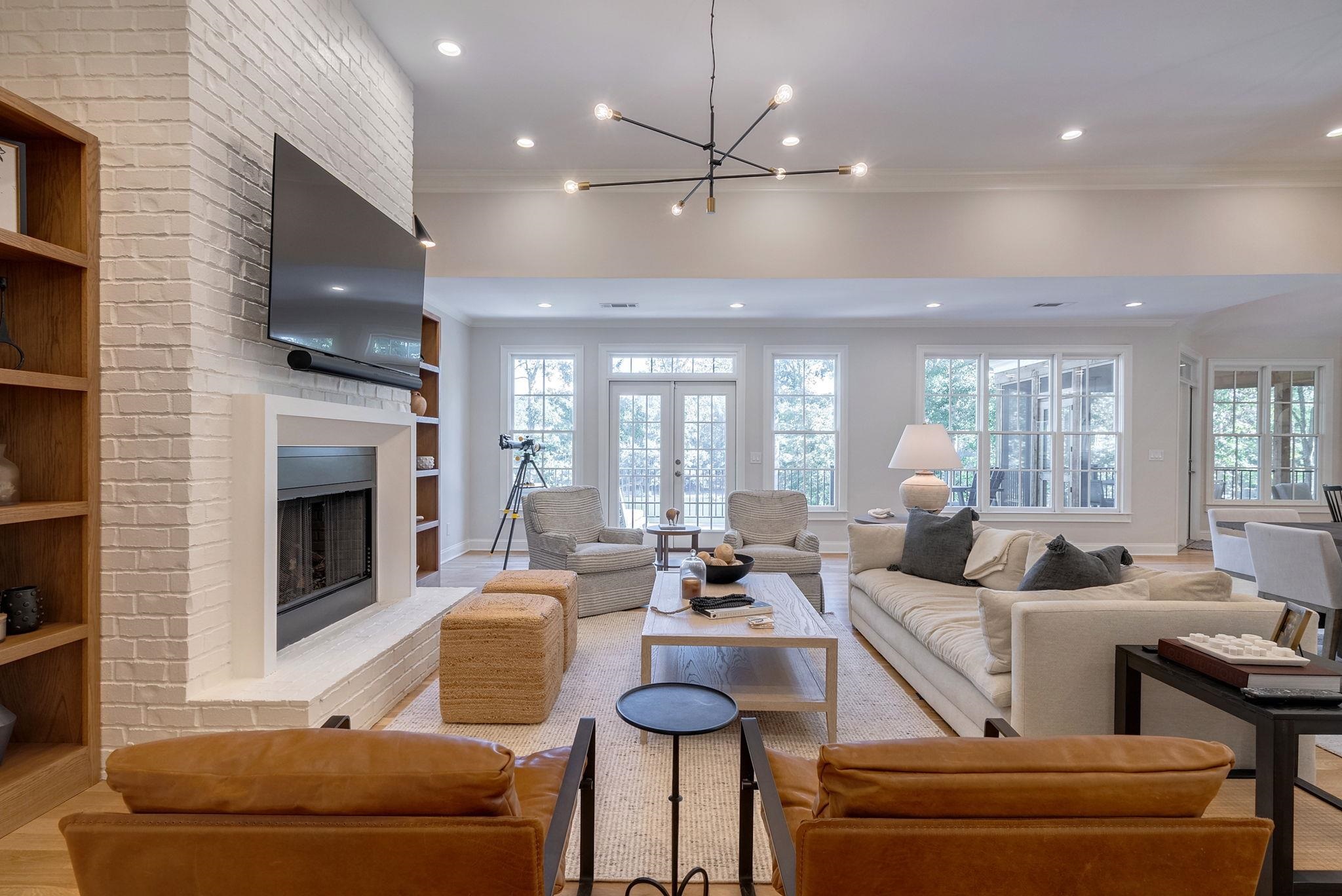 1020 DAVISON LANE image 13