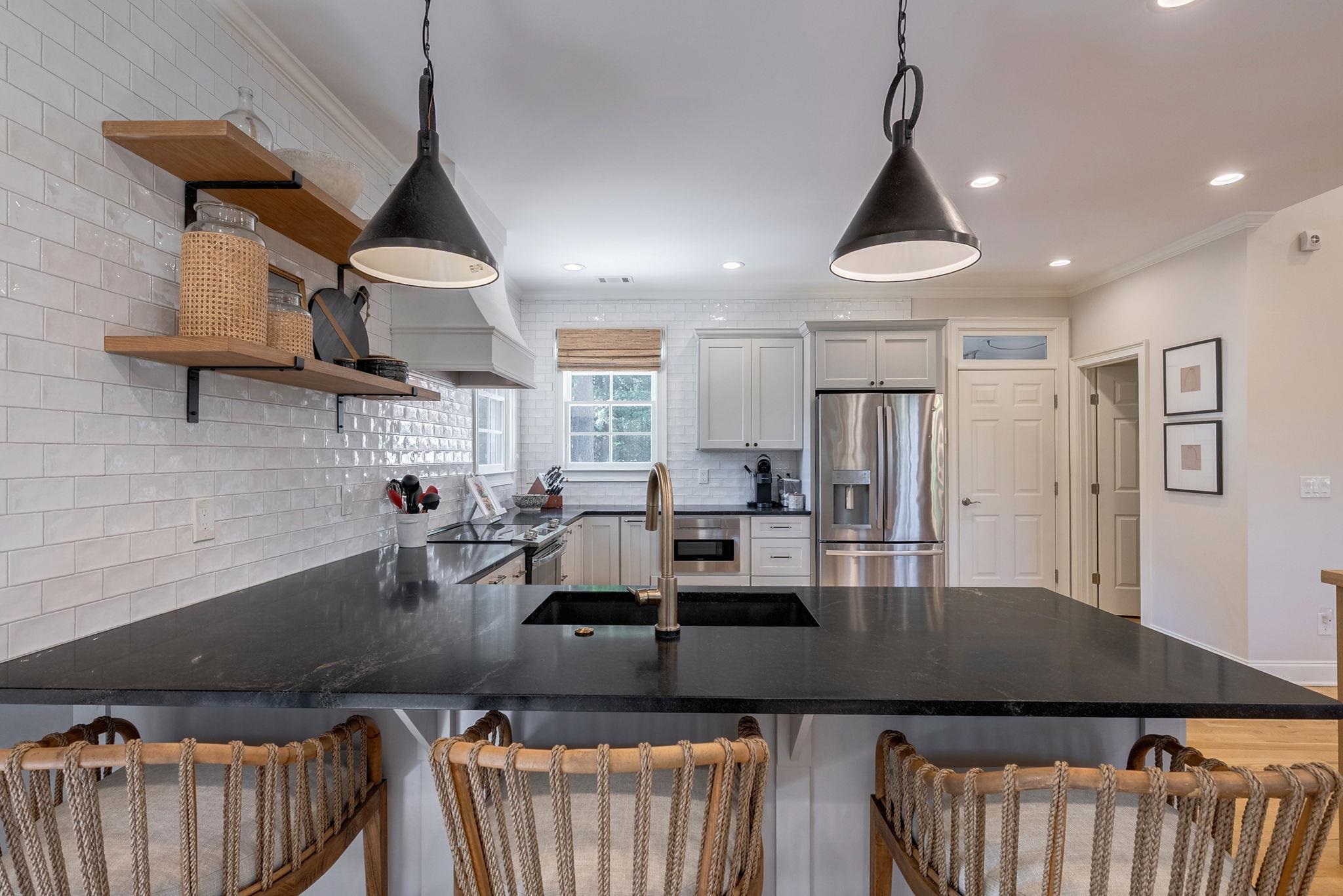 1020 DAVISON LANE image 18