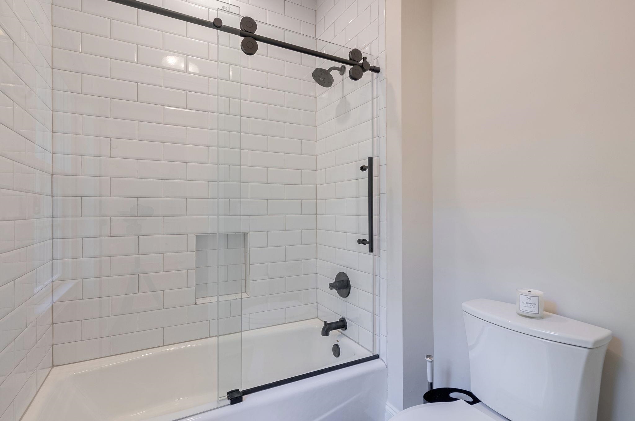 1020 DAVISON LANE image 7