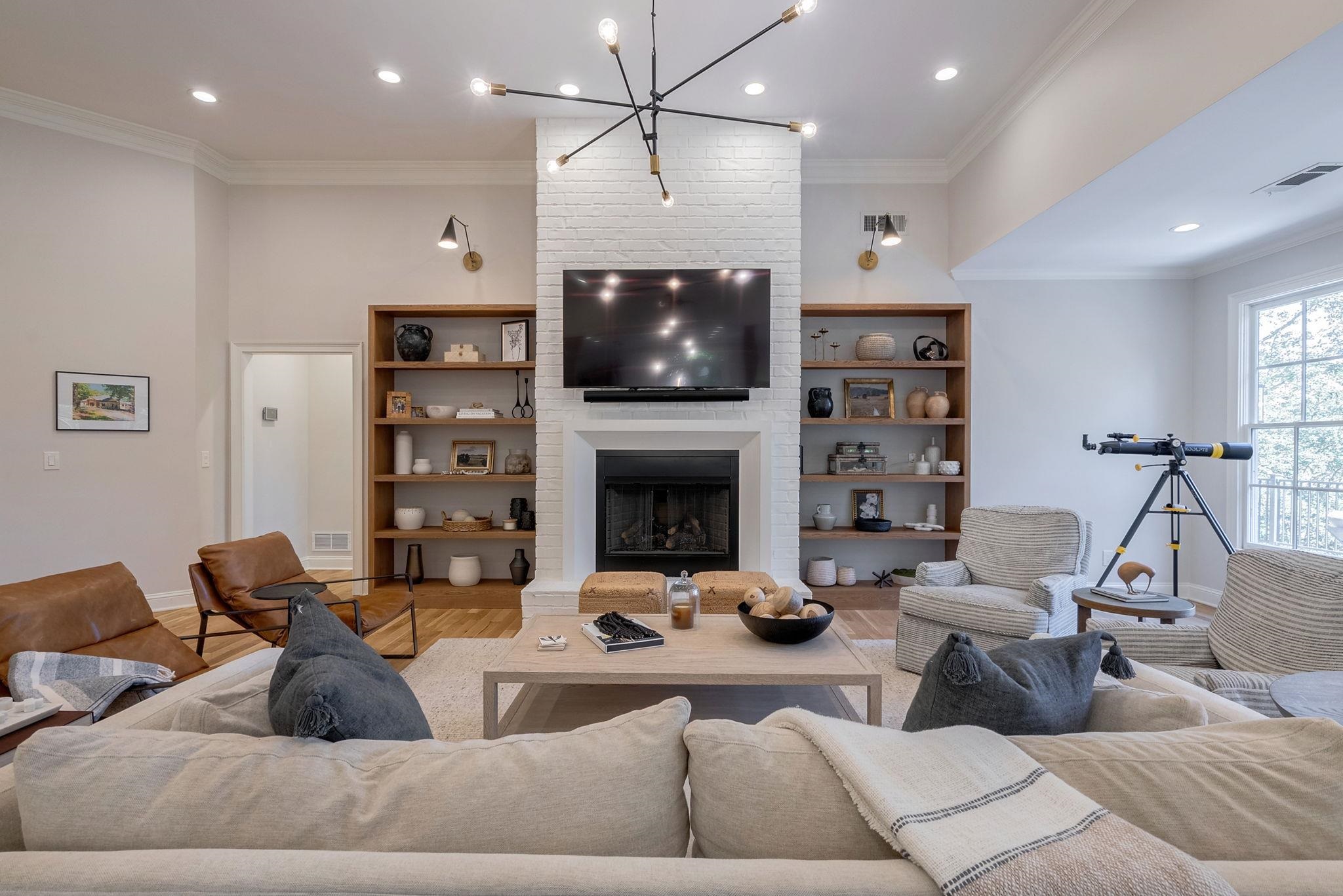 1020 DAVISON LANE image 9