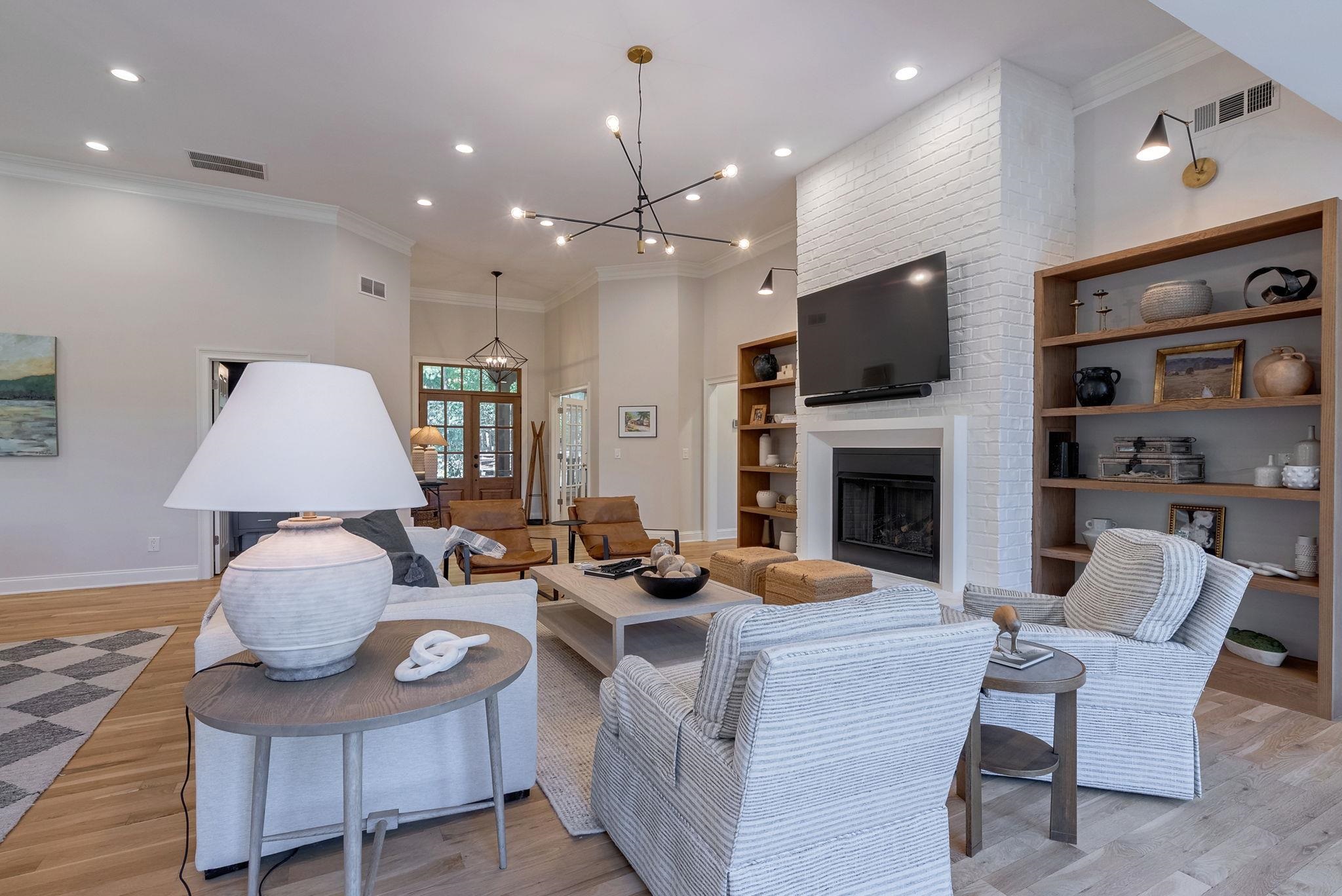 1020 DAVISON LANE image 10