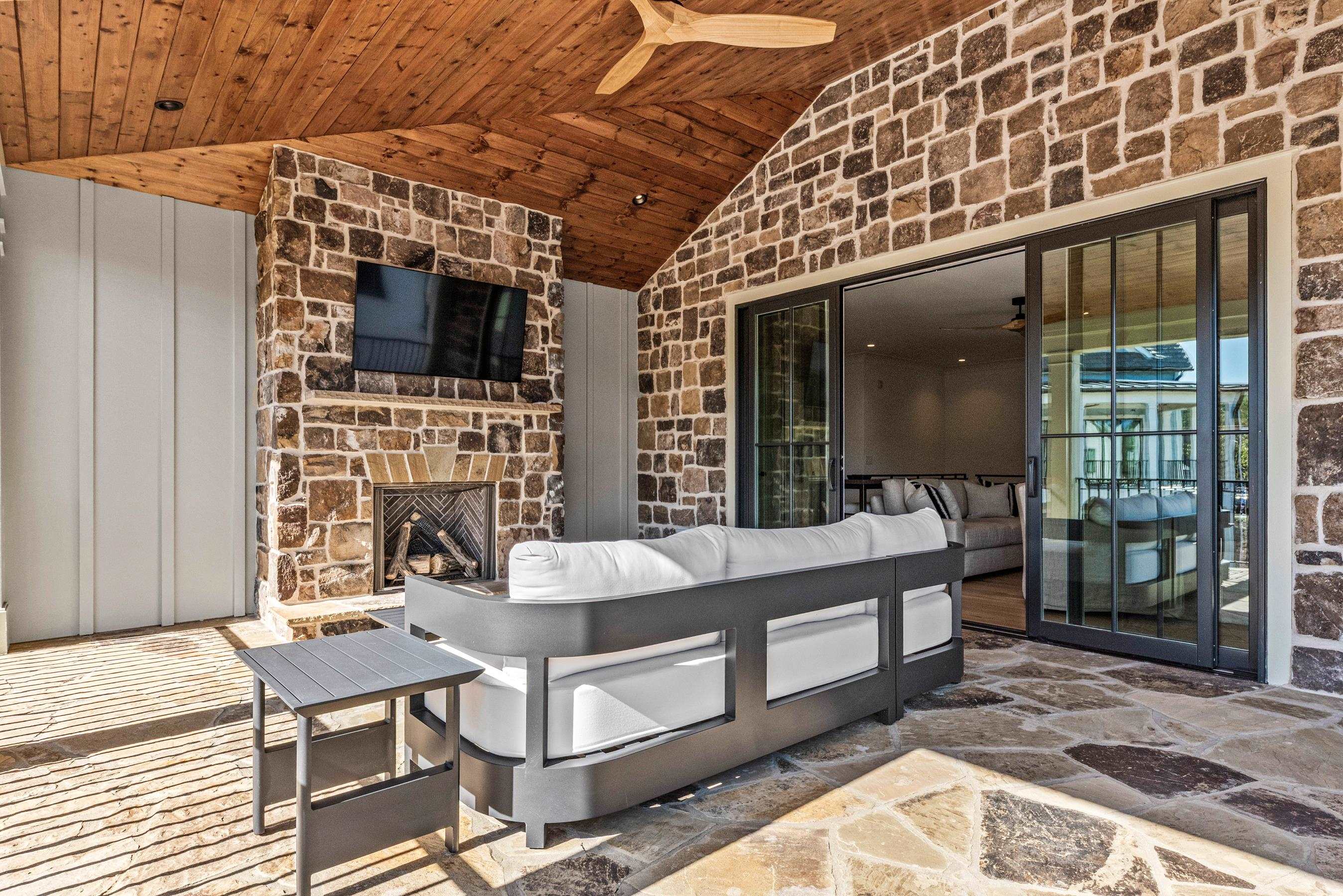 1011 WEST ROCK LOOP image 35